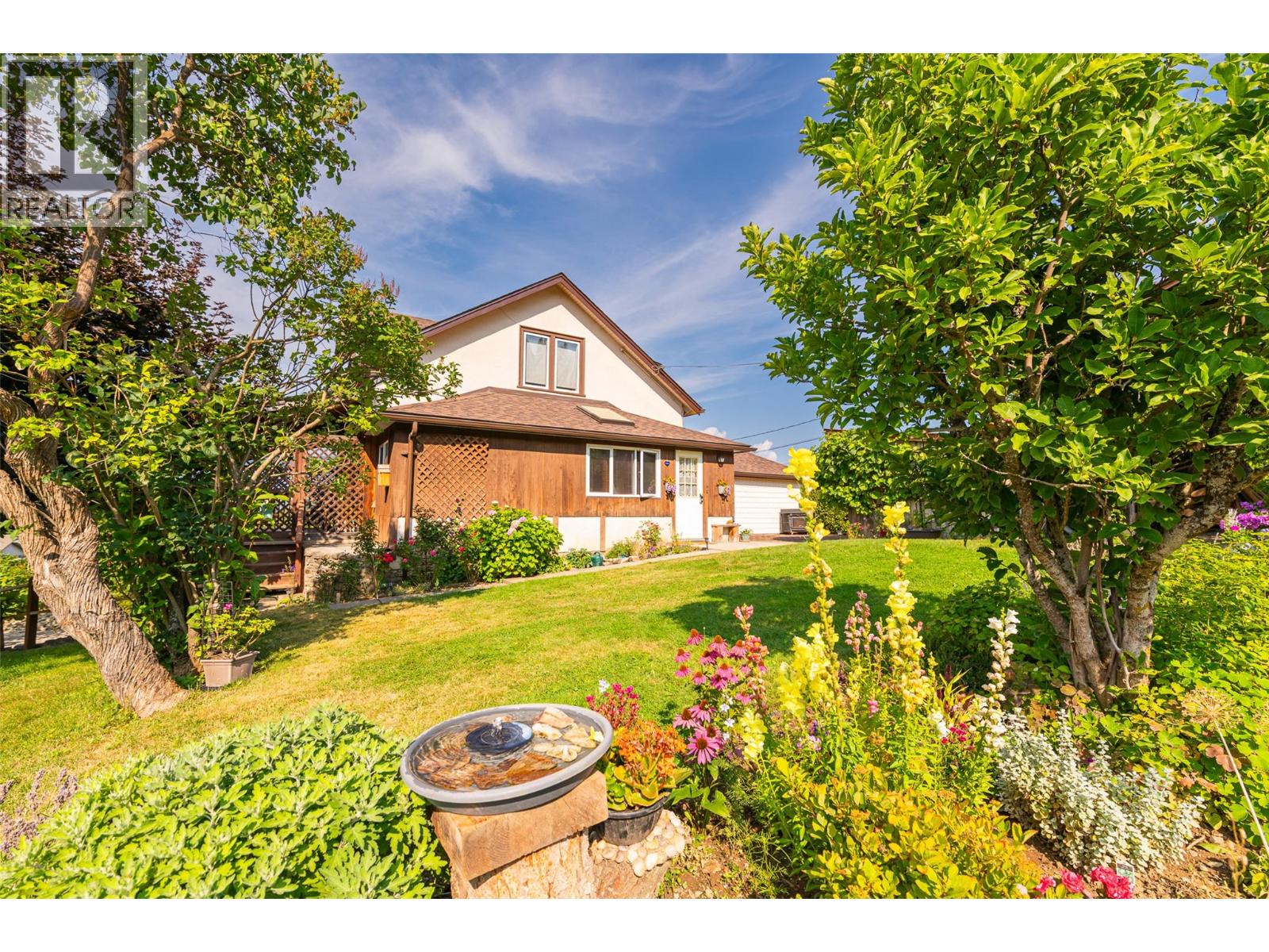1843 Mclaren Street, Creston, British Columbia  V0B 1G5 - Photo 2 - 10397899