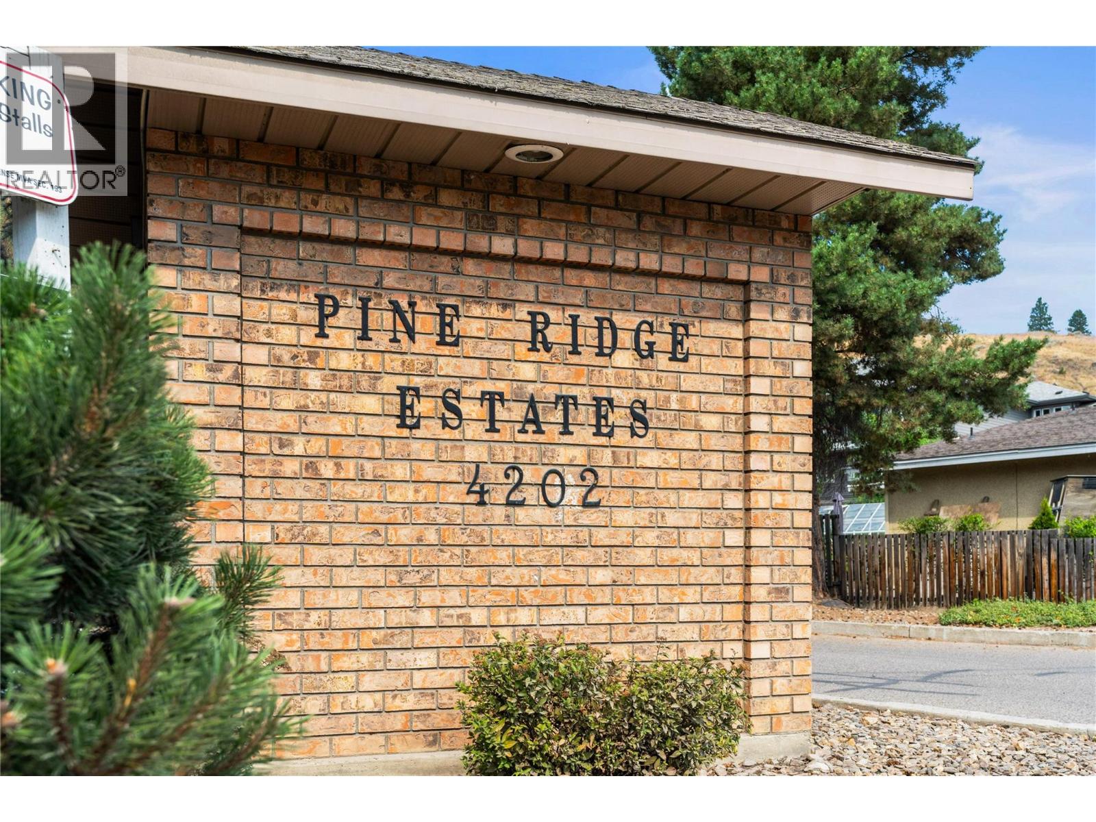 4202 Alexis Park Drive, Vernon, British Columbia  v1t 6h3 - Photo 1 - 10397941