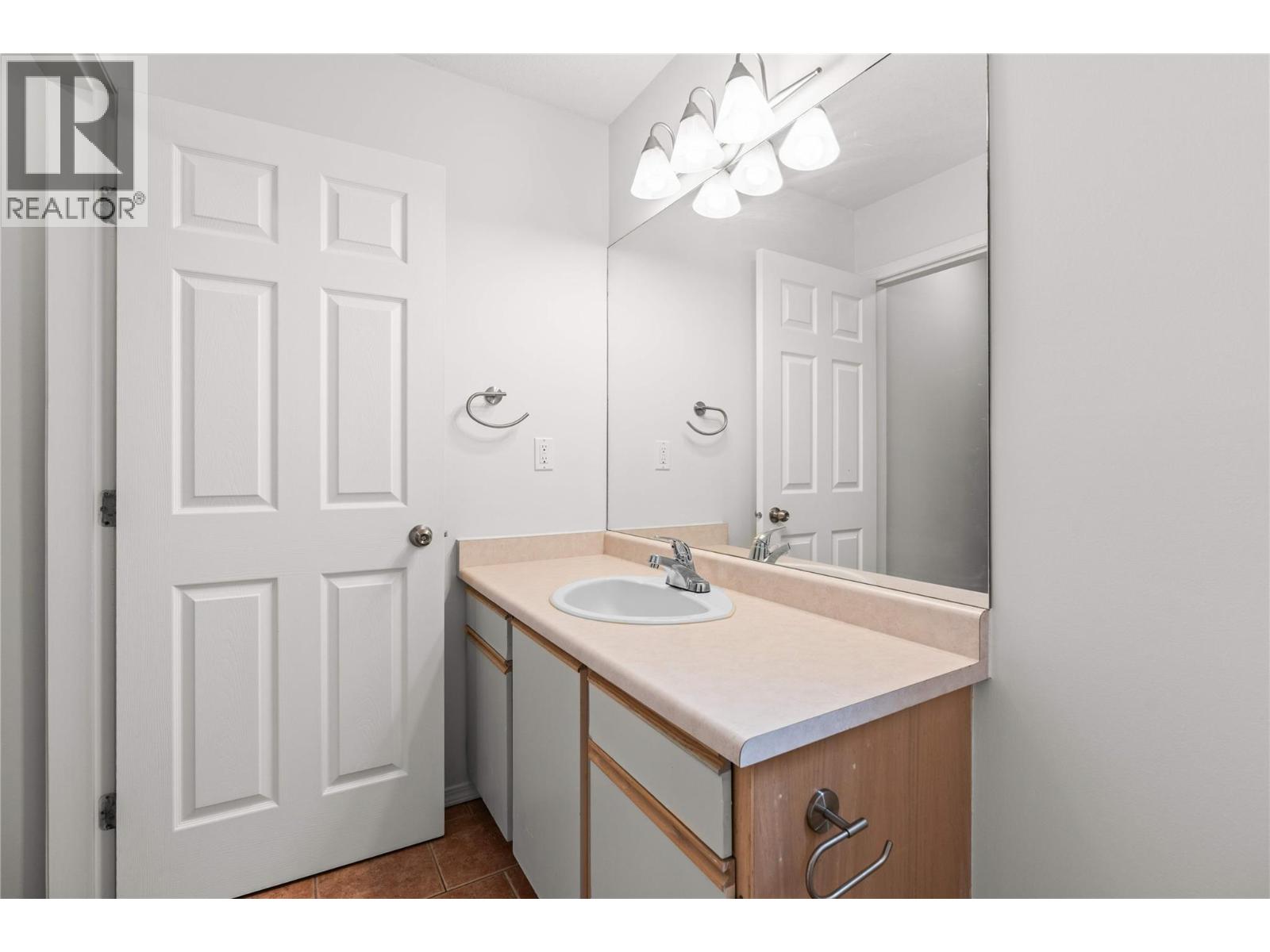 4202 Alexis Park Drive, Vernon, British Columbia  v1t 6h3 - Photo 14 - 10397941