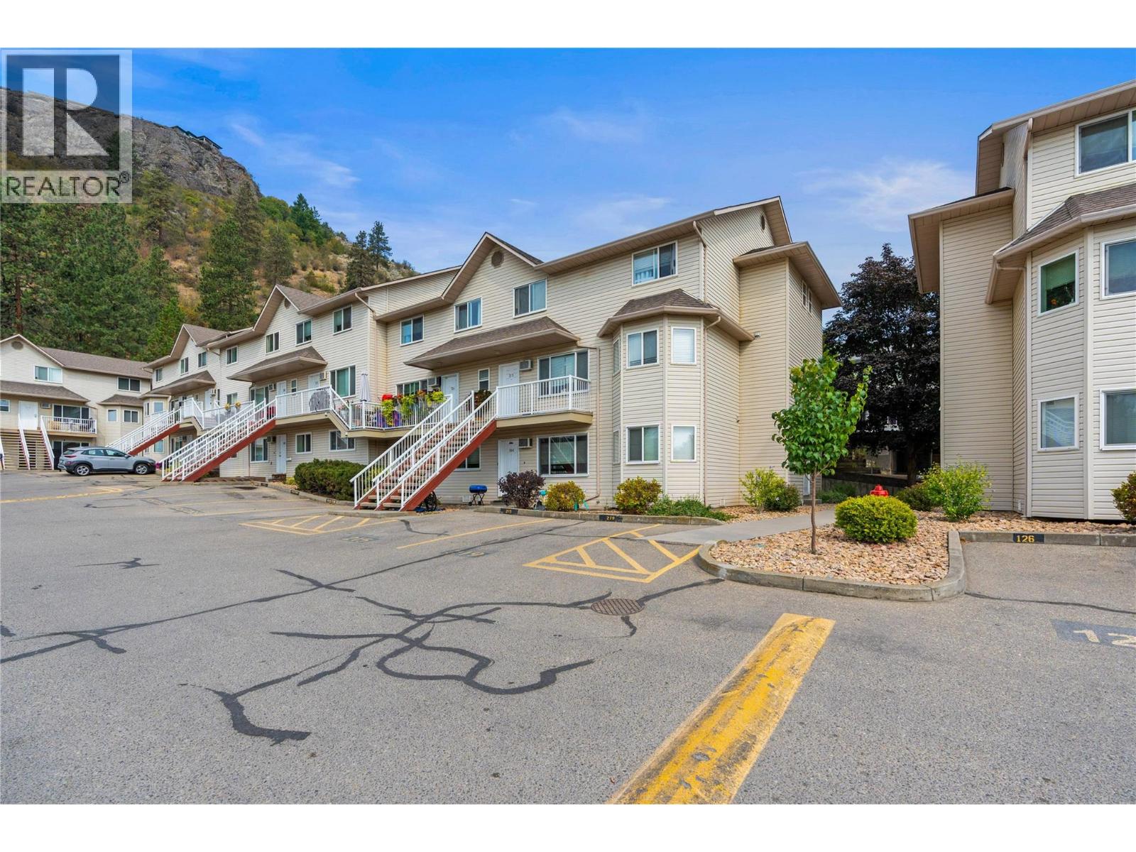 4202 Alexis Park Drive, Vernon, British Columbia  v1t 6h3 - Photo 3 - 10397941