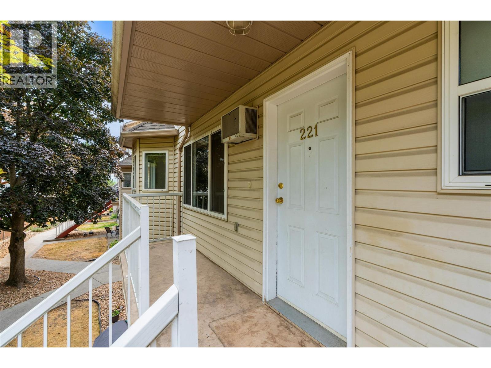 4202 Alexis Park Drive, Vernon, British Columbia  v1t 6h3 - Photo 4 - 10397941