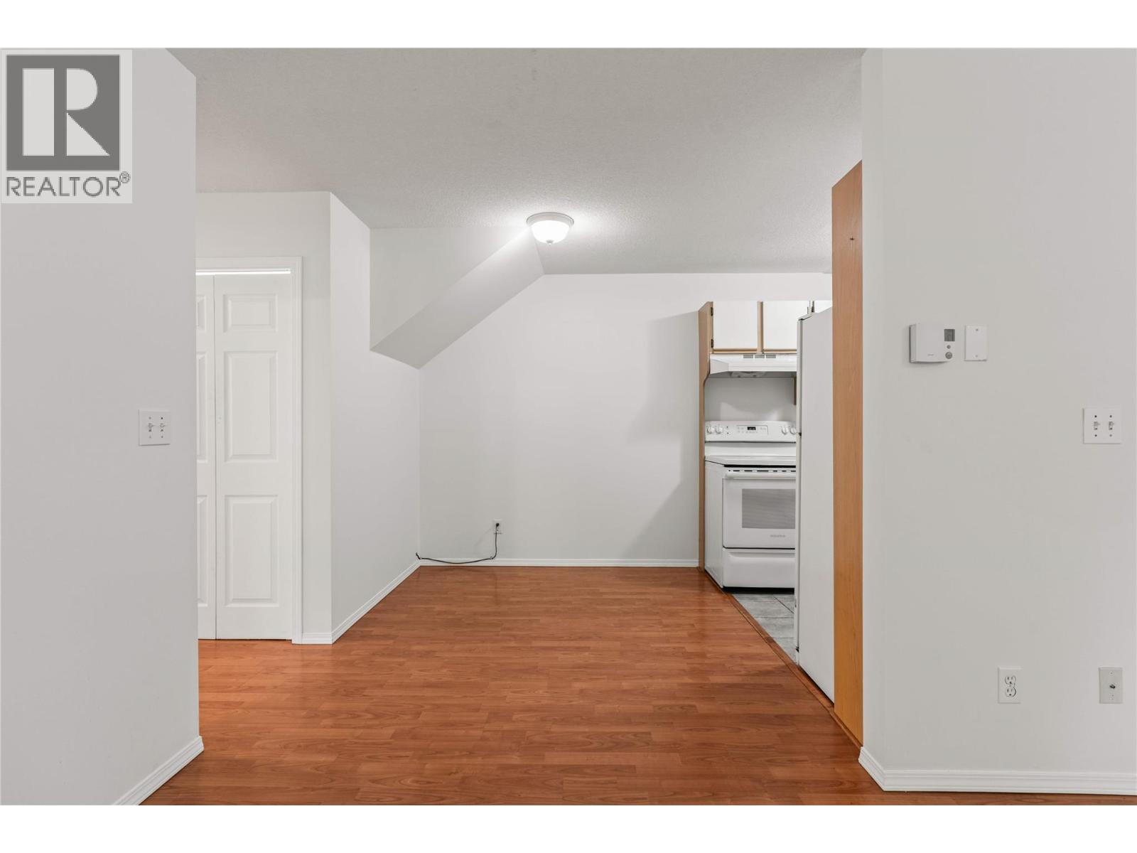 4202 Alexis Park Drive, Vernon, British Columbia  v1t 6h3 - Photo 8 - 10397941