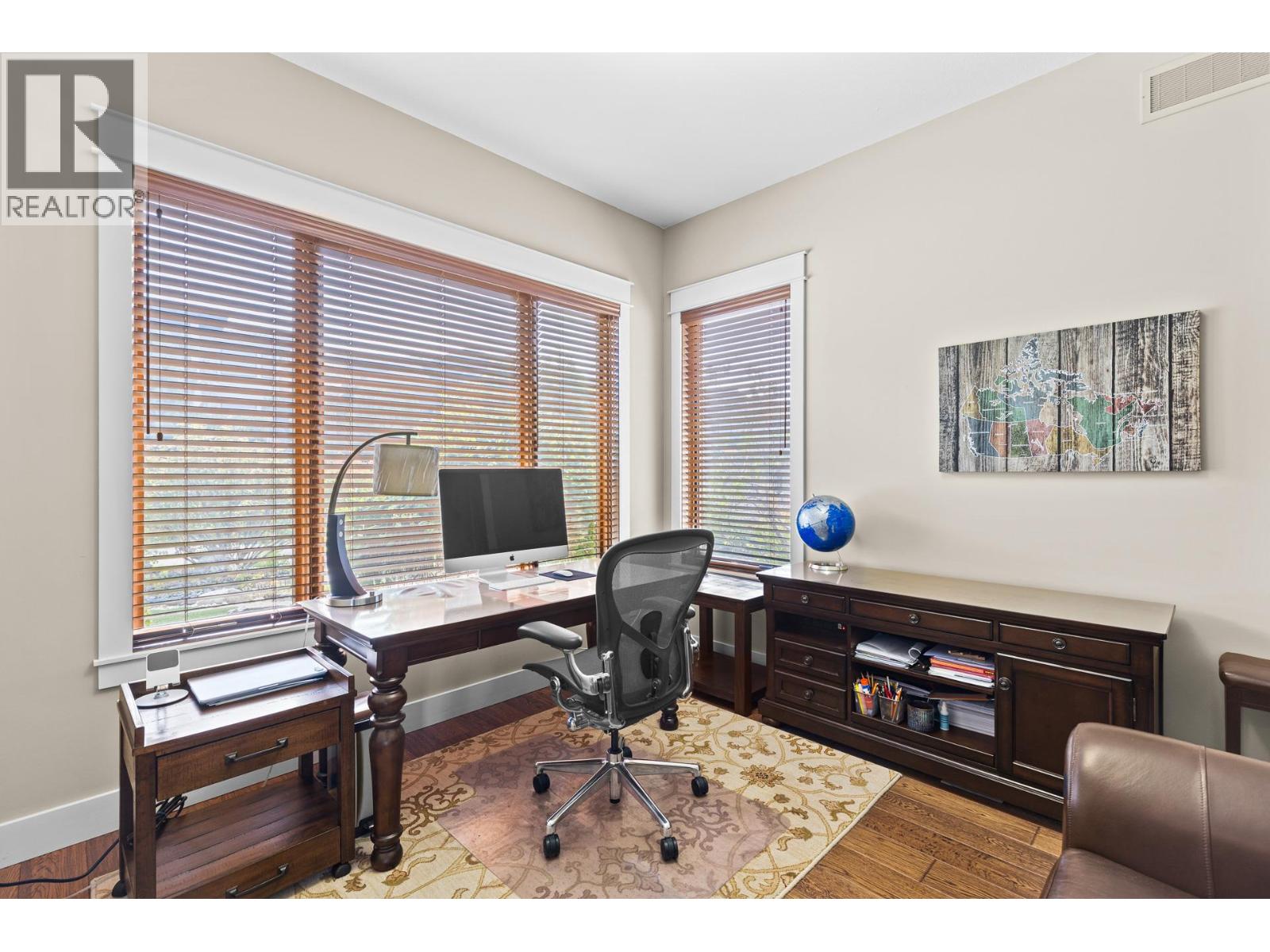 942 Hewetson Avenue, Kelowna, British Columbia  V1W 5H8 - Photo 2 - 10397967