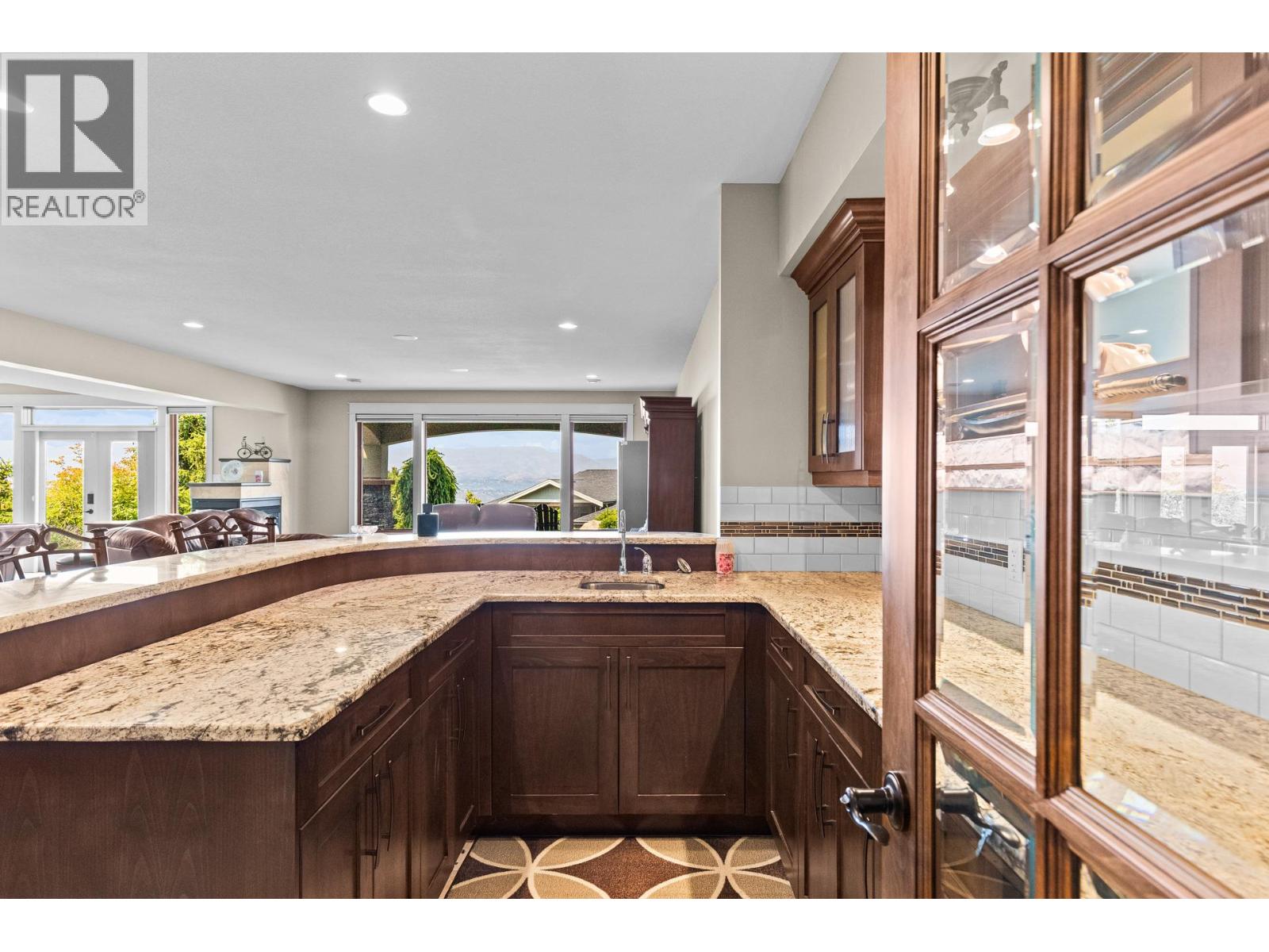 942 Hewetson Avenue, Kelowna, British Columbia  V1W 5H8 - Photo 38 - 10397967