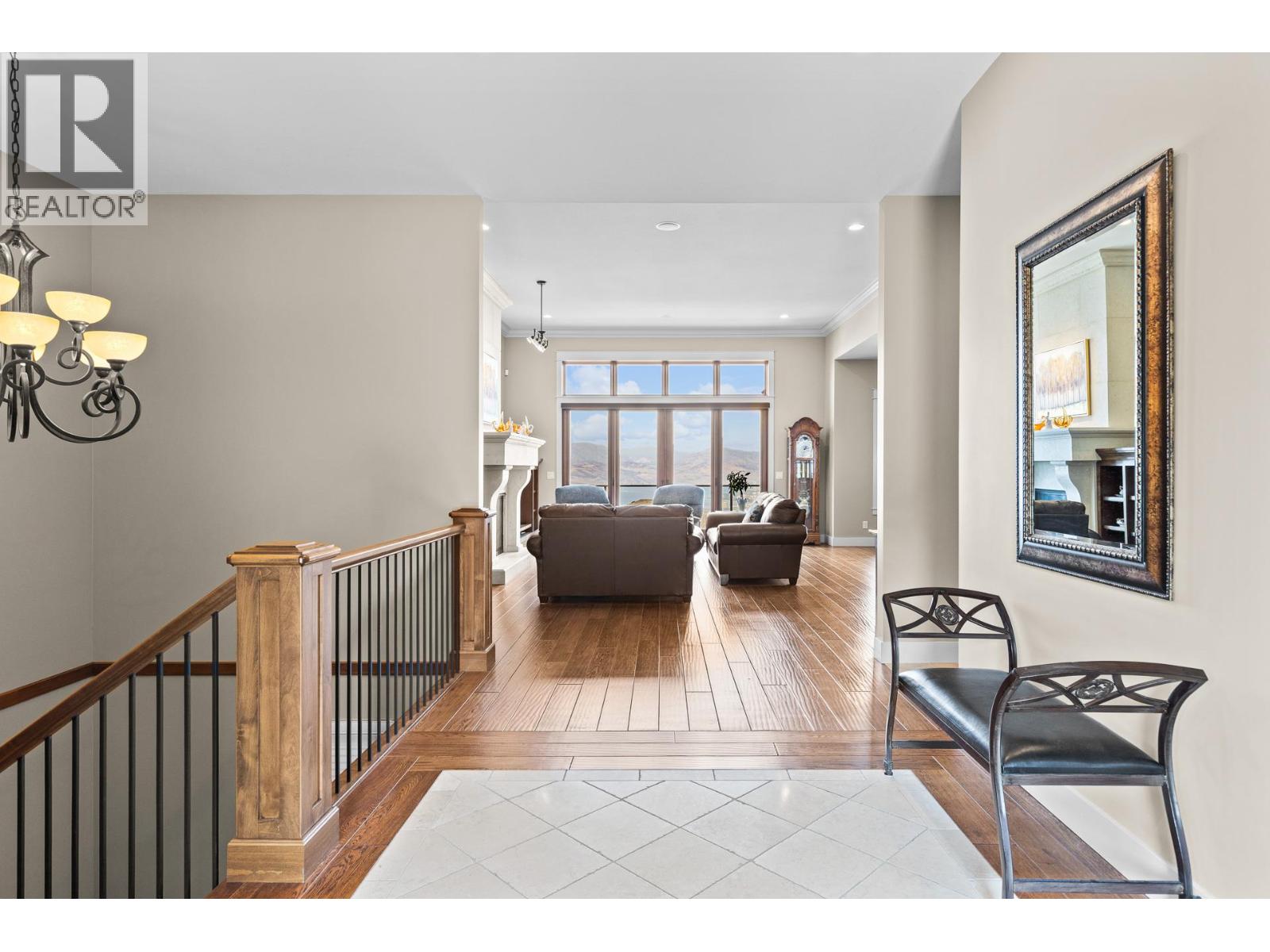 942 Hewetson Avenue, Kelowna, British Columbia  V1W 5H8 - Photo 4 - 10397967