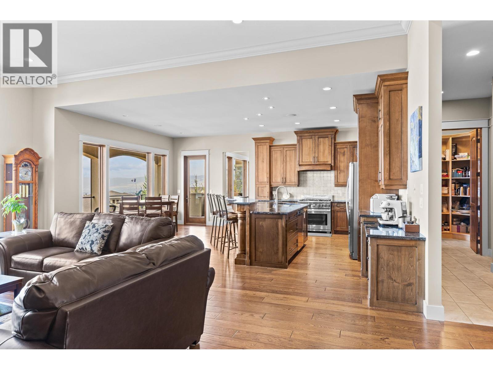 942 Hewetson Avenue, Kelowna, British Columbia  V1W 5H8 - Photo 8 - 10397967