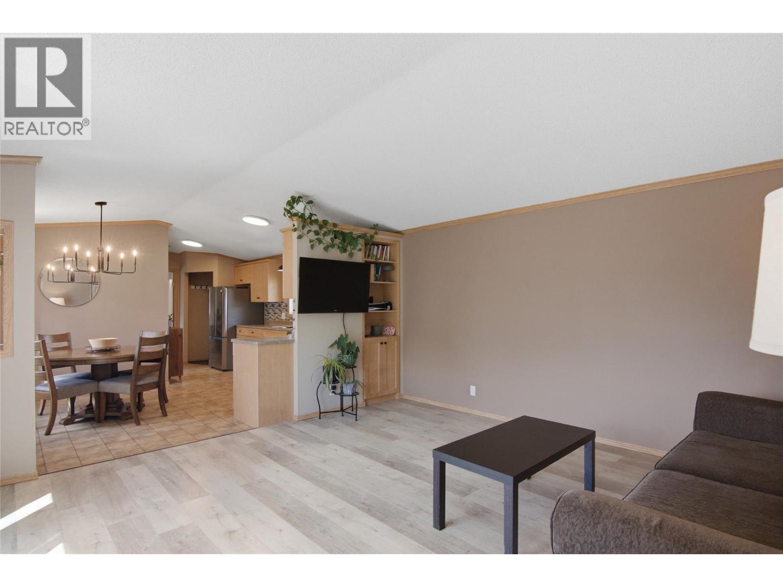2815 Princeton Kamloops Highway Unit# 8, Kamloops, British Columbia  V0E 2A0 - Photo 2 - 10398048