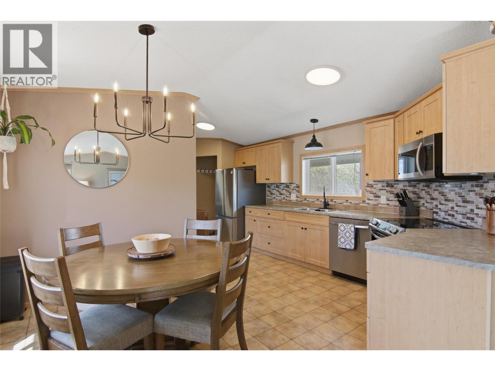 2815 Princeton Kamloops Highway Unit# 8, Kamloops, British Columbia  V0E 2A0 - Photo 4 - 10398048