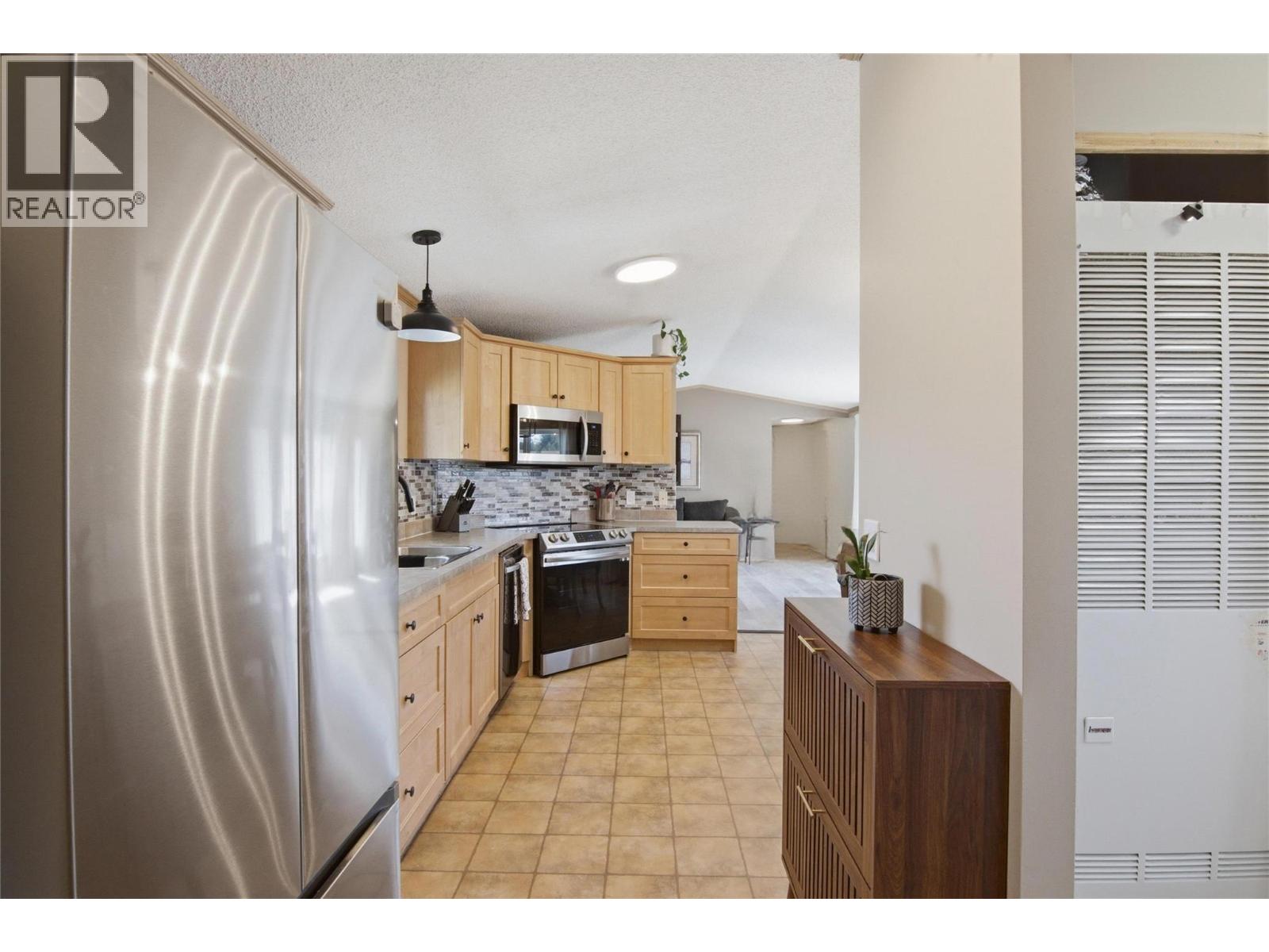2815 Princeton Kamloops Highway Unit# 8, Kamloops, British Columbia  V0E 2A0 - Photo 7 - 10398048