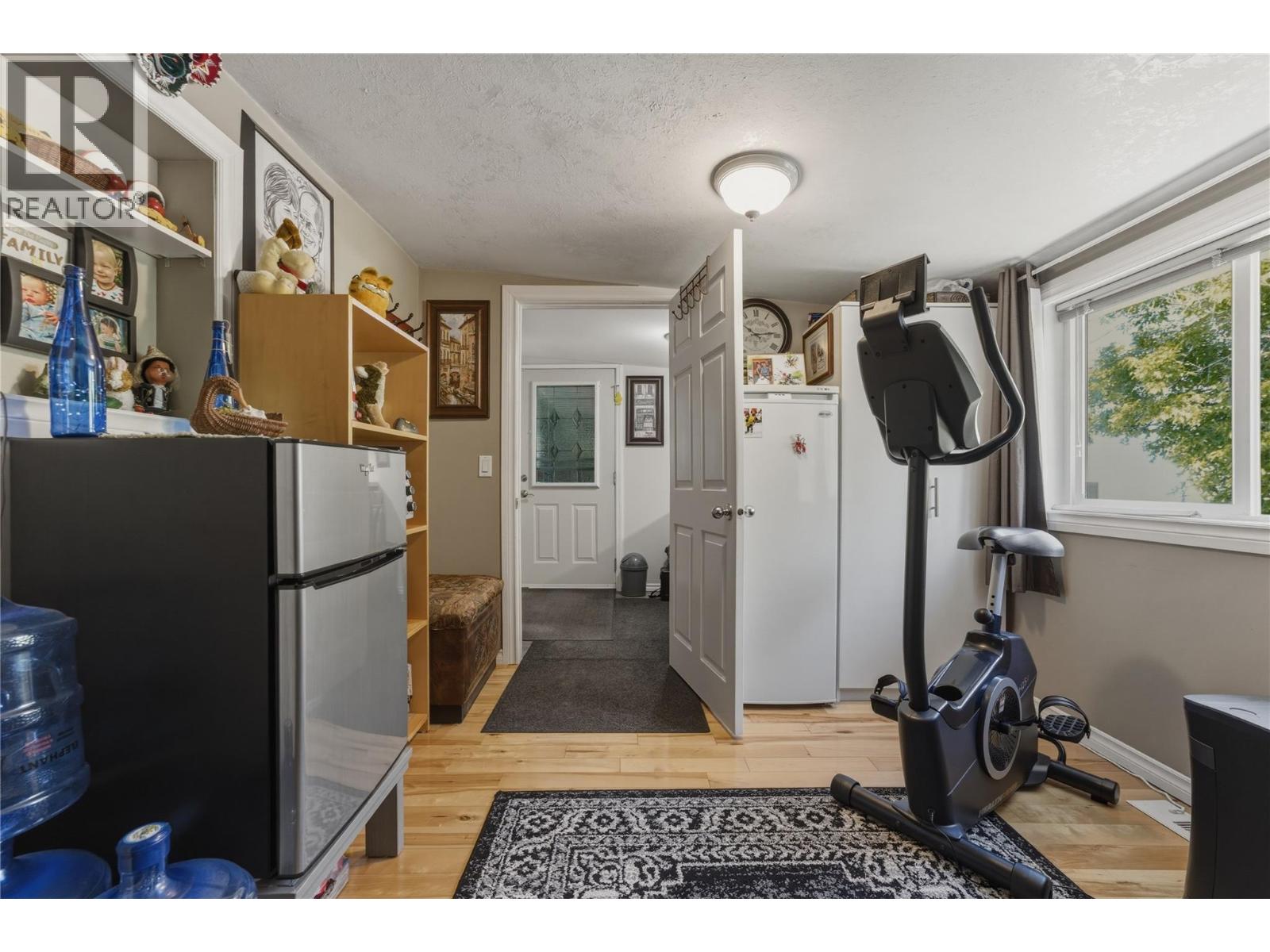 6960 Pleasant Valley Road, Vernon, British Columbia  V1B 3R5 - Photo 18 - 10398069