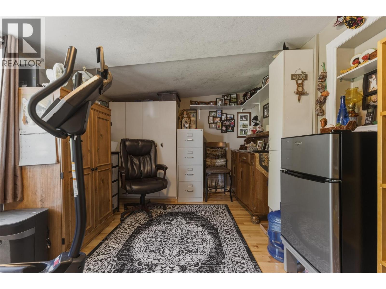6960 Pleasant Valley Road, Vernon, British Columbia  V1B 3R5 - Photo 19 - 10398069