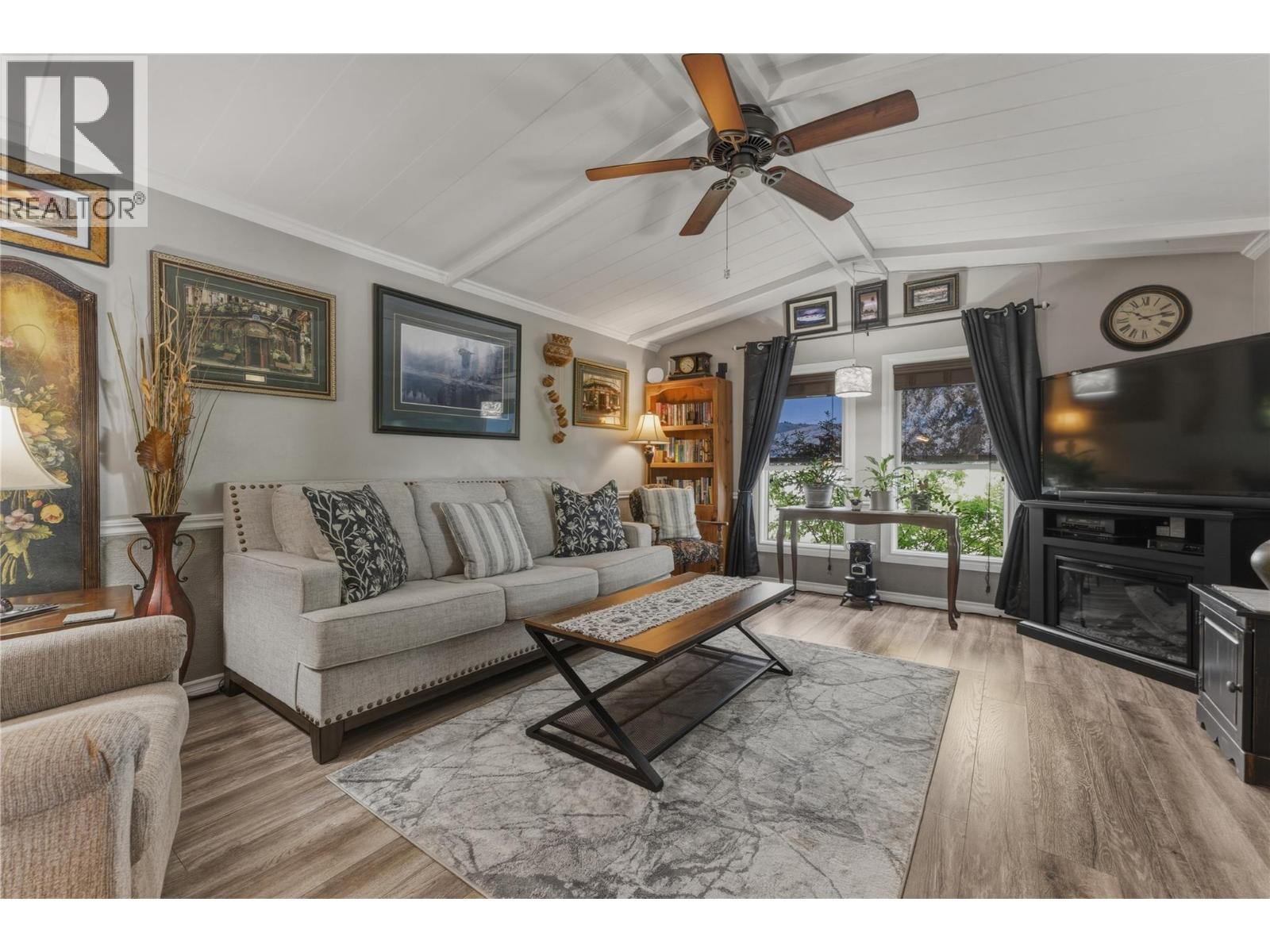 6960 Pleasant Valley Road, Vernon, British Columbia  V1B 3R5 - Photo 4 - 10398069