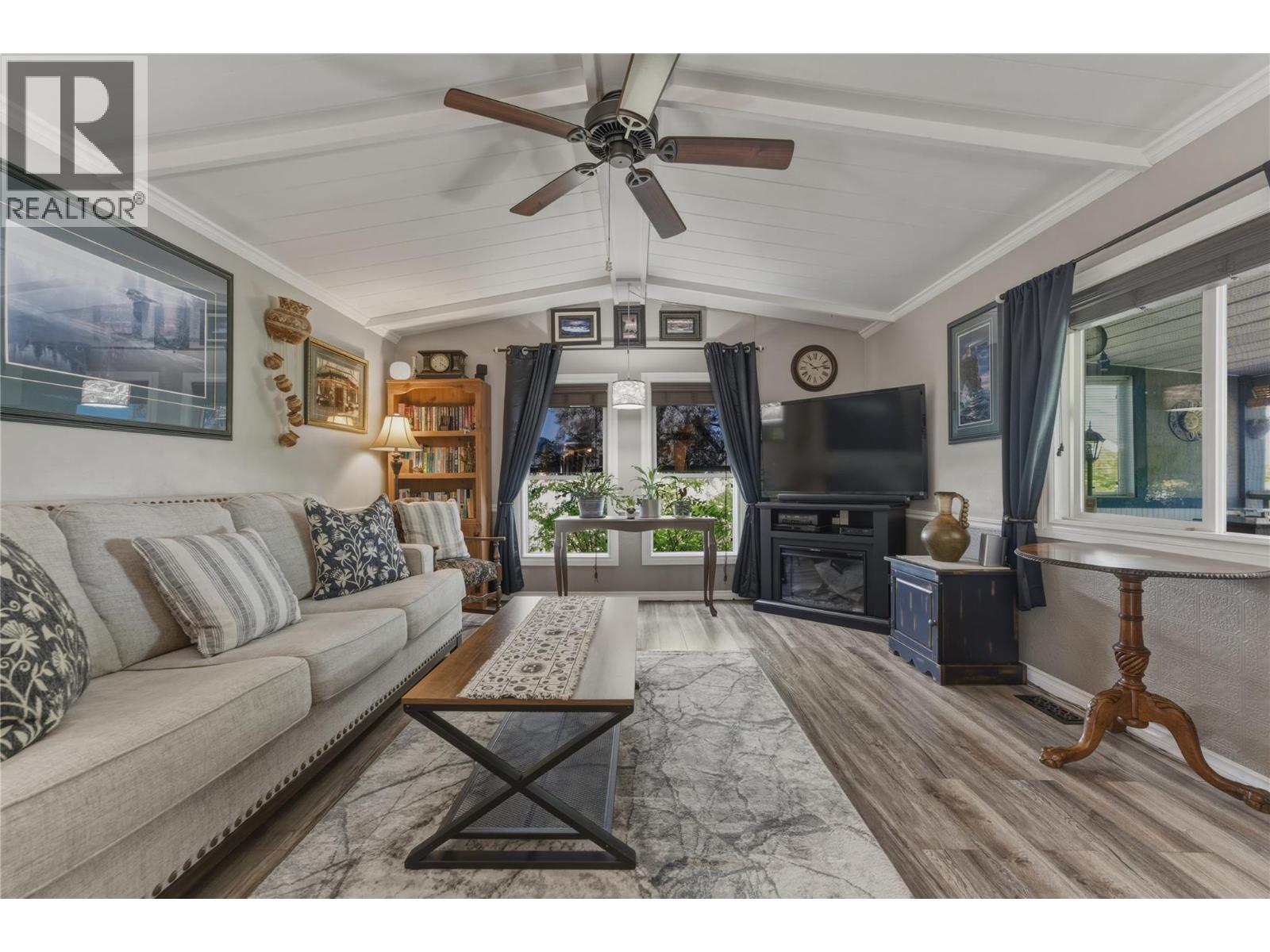 6960 Pleasant Valley Road, Vernon, British Columbia  V1B 3R5 - Photo 5 - 10398069