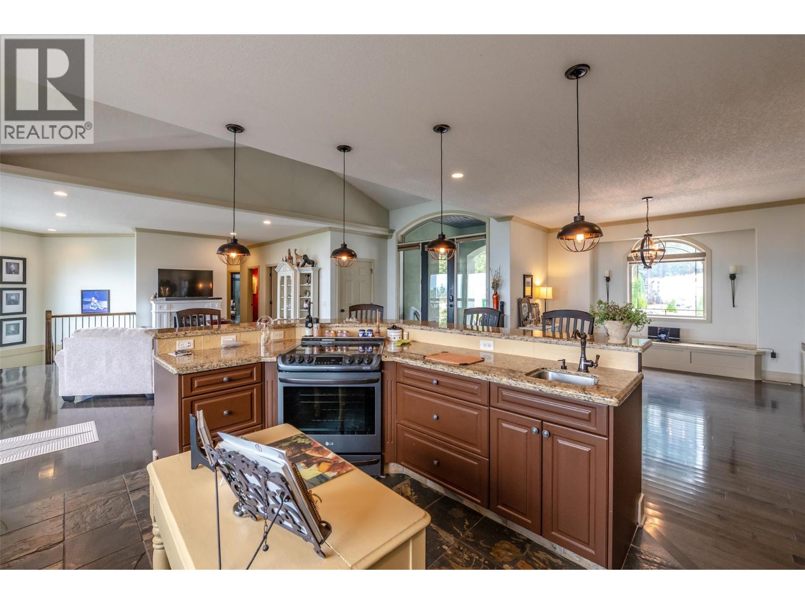180 Peregrine Court, Osoyoos, British Columbia  V0H 1V6 - Photo 5 - 10398031