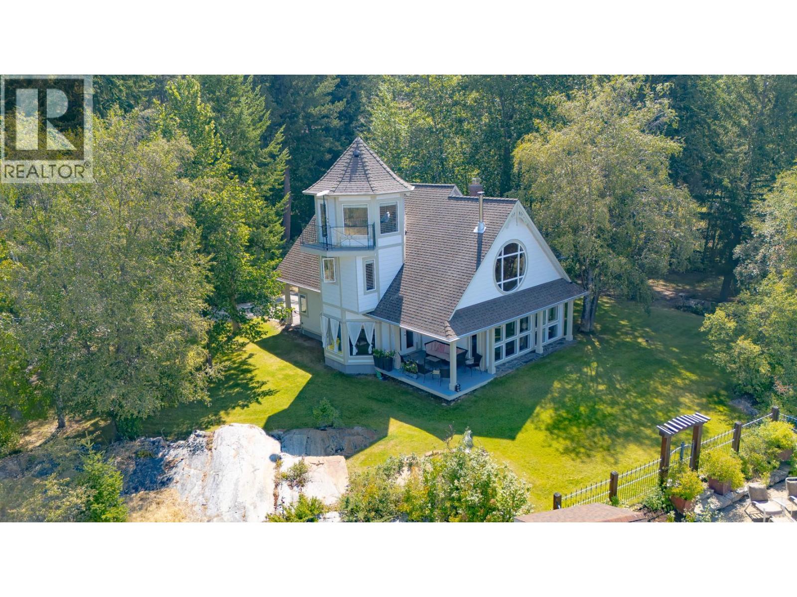 114 Bear End Road, Penticton, British Columbia  V2A 8V6 - Photo 2 - 10398078