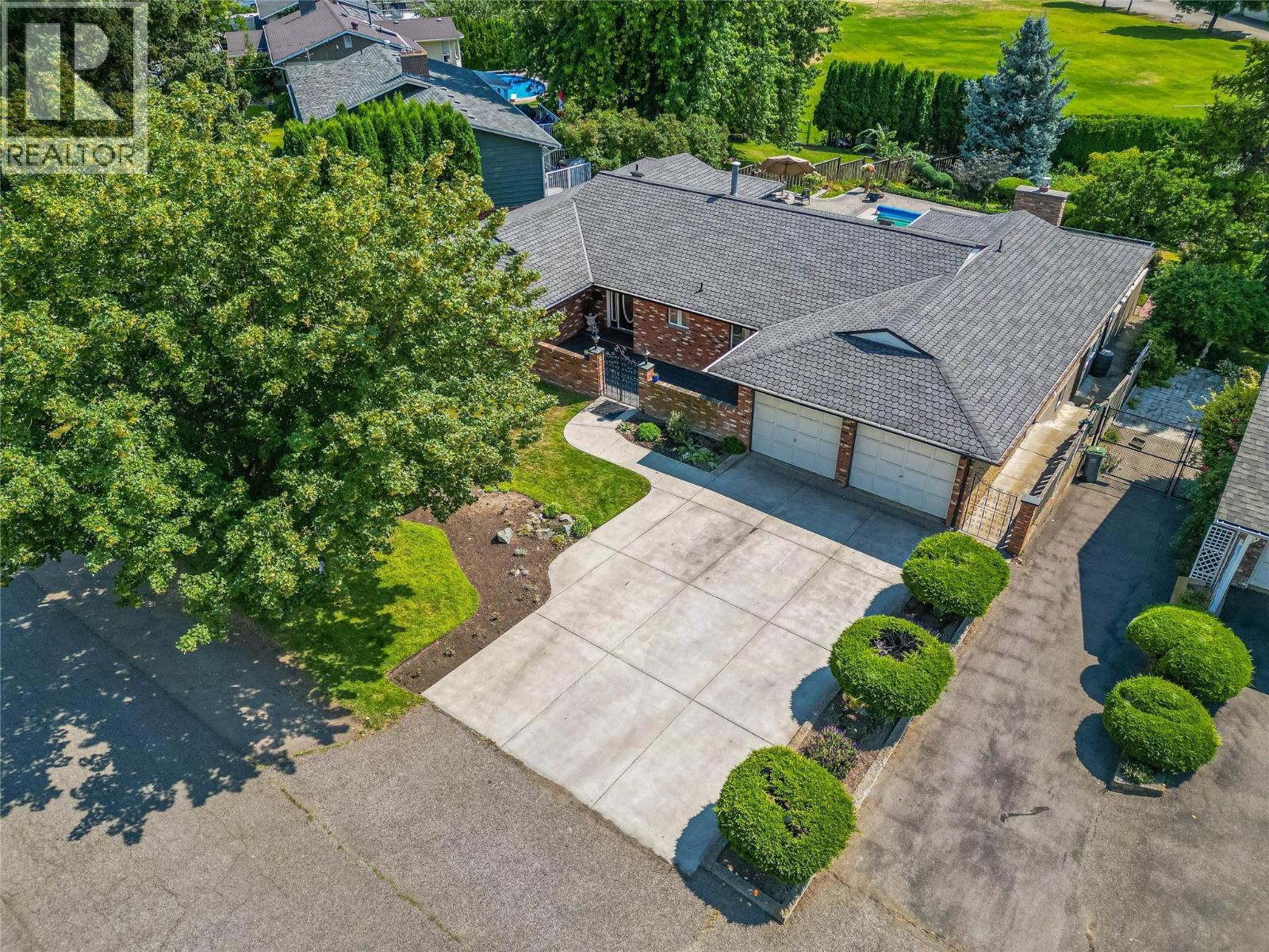 857 Orcrest Drive, Kamloops, British Columbia  V2B 6T3 - Photo 1 - 10397824