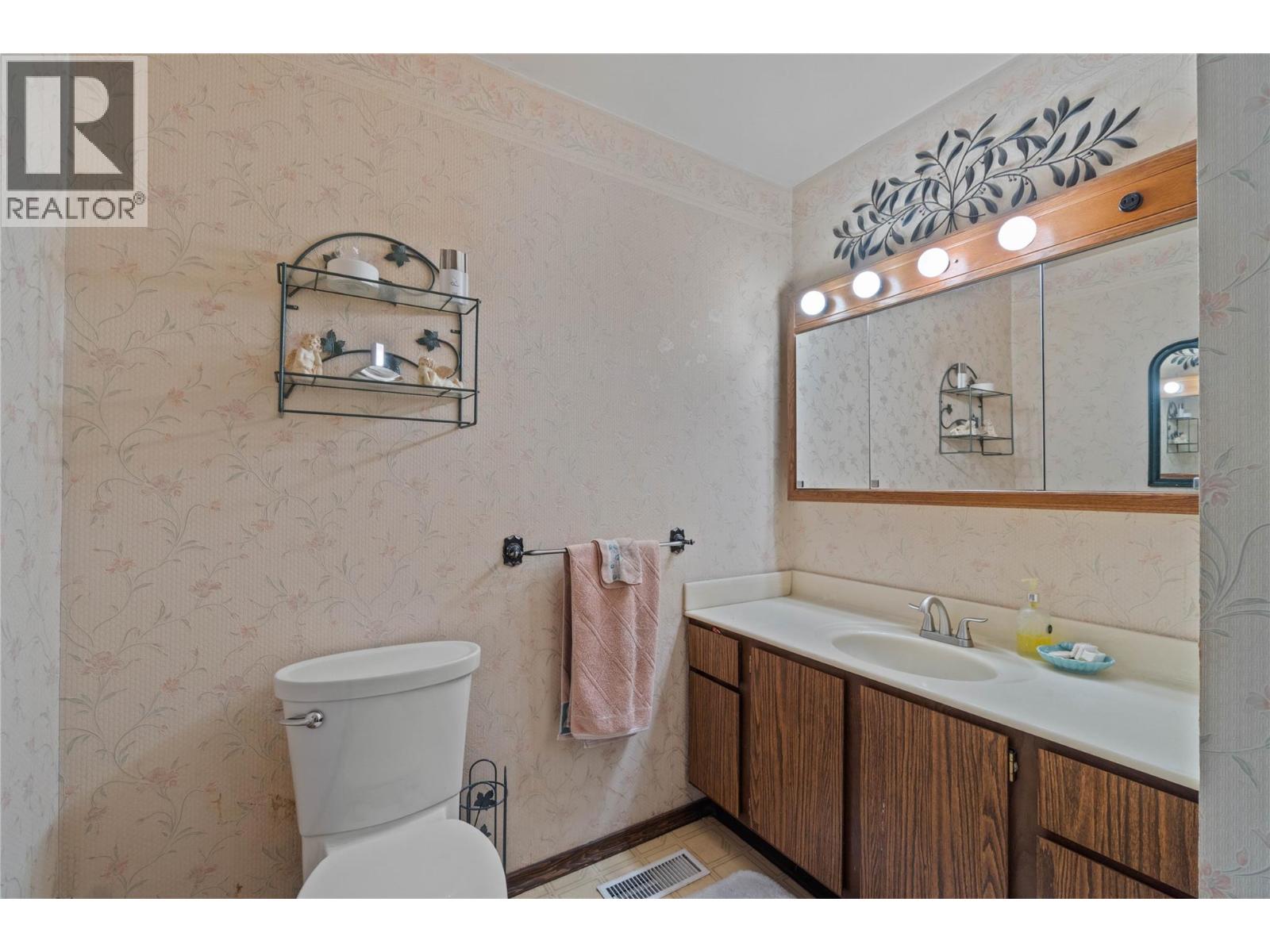 857 Orcrest Drive, Kamloops, British Columbia  V2B 6T3 - Photo 19 - 10397824