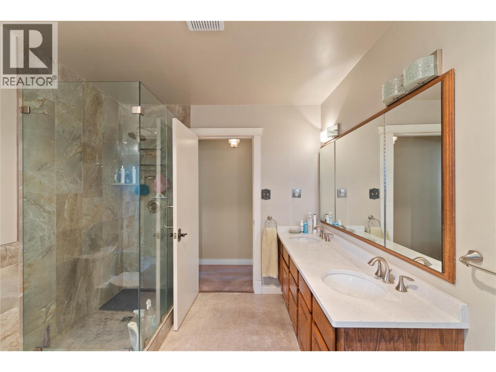 857 Orcrest Drive, Kamloops, British Columbia  V2B 6T3 - Photo 9 - 10397824