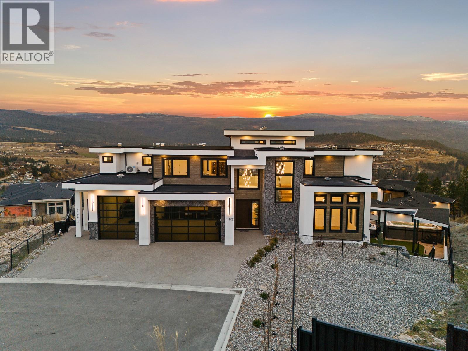 1102 Carnoustie Drive, Kelowna, British Columbia  V1P 0A3 - Photo 1 - 10398071
