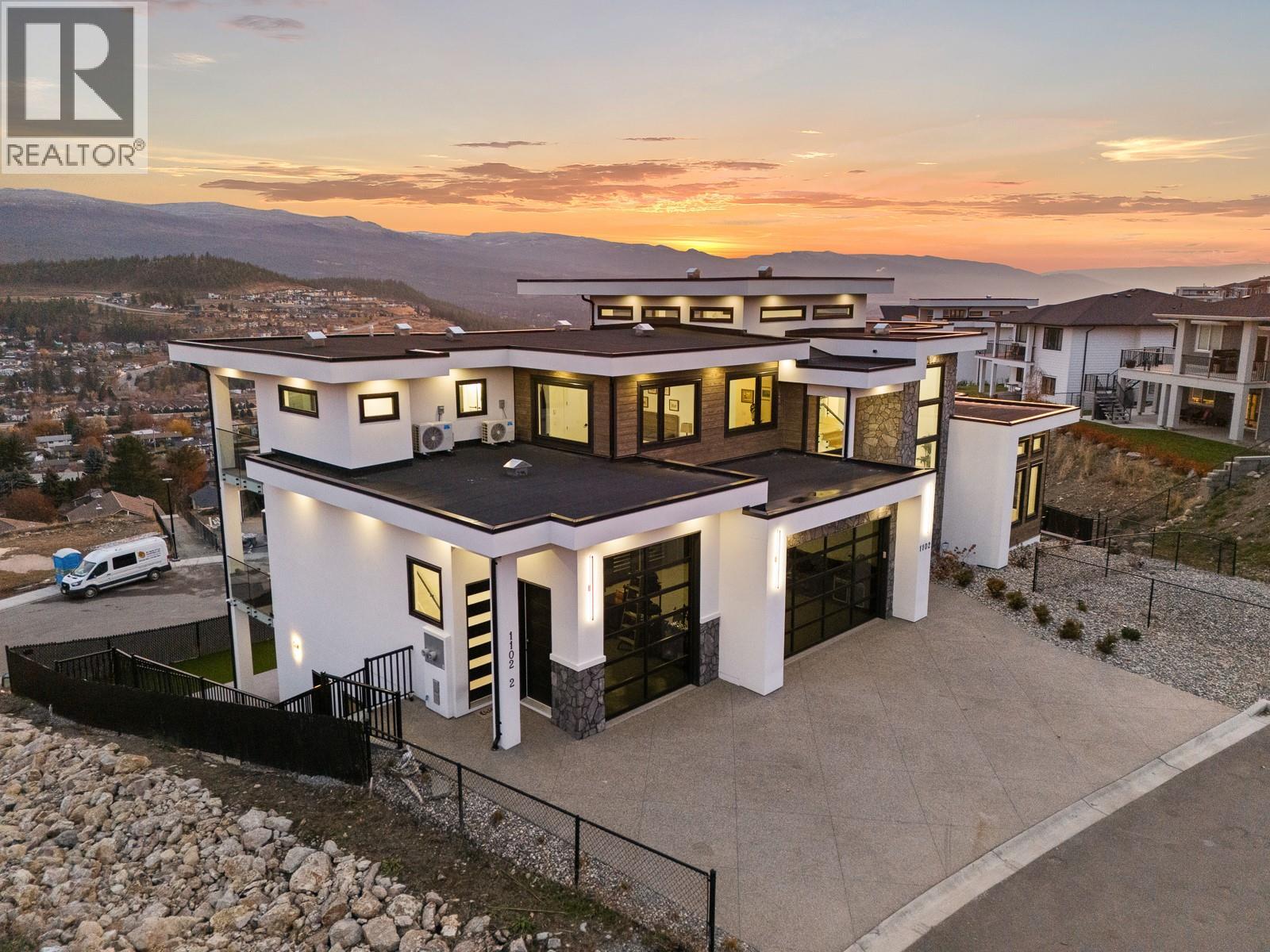 1102 Carnoustie Drive, Kelowna, British Columbia  V1P 0A3 - Photo 2 - 10398071