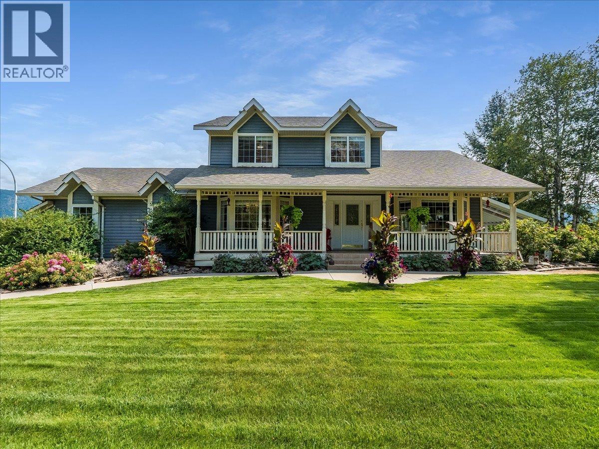 3617 14th Avenue, Castlegar, British Columbia  V1N 4J2 - Photo 2 - 10398027