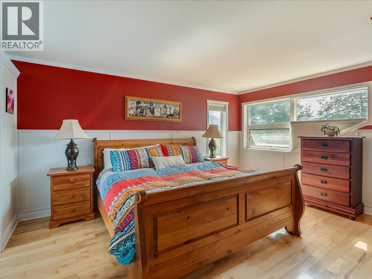 3617 14th Avenue, Castlegar, British Columbia  V1N 4J2 - Photo 37 - 10398027