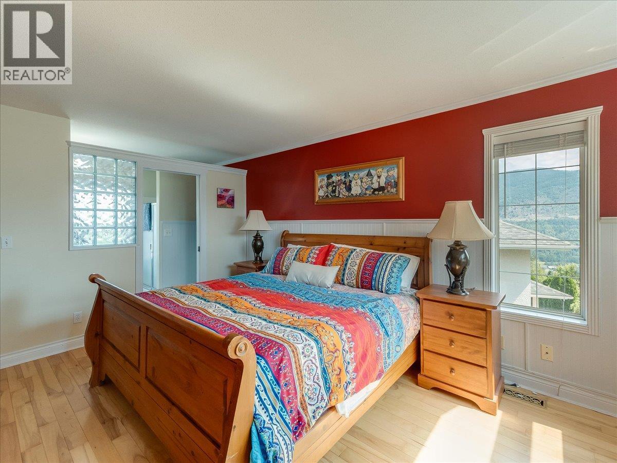 3617 14th Avenue, Castlegar, British Columbia  V1N 4J2 - Photo 38 - 10398027