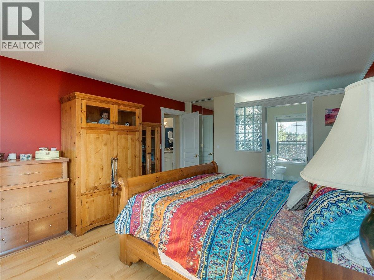 3617 14th Avenue, Castlegar, British Columbia  V1N 4J2 - Photo 39 - 10398027
