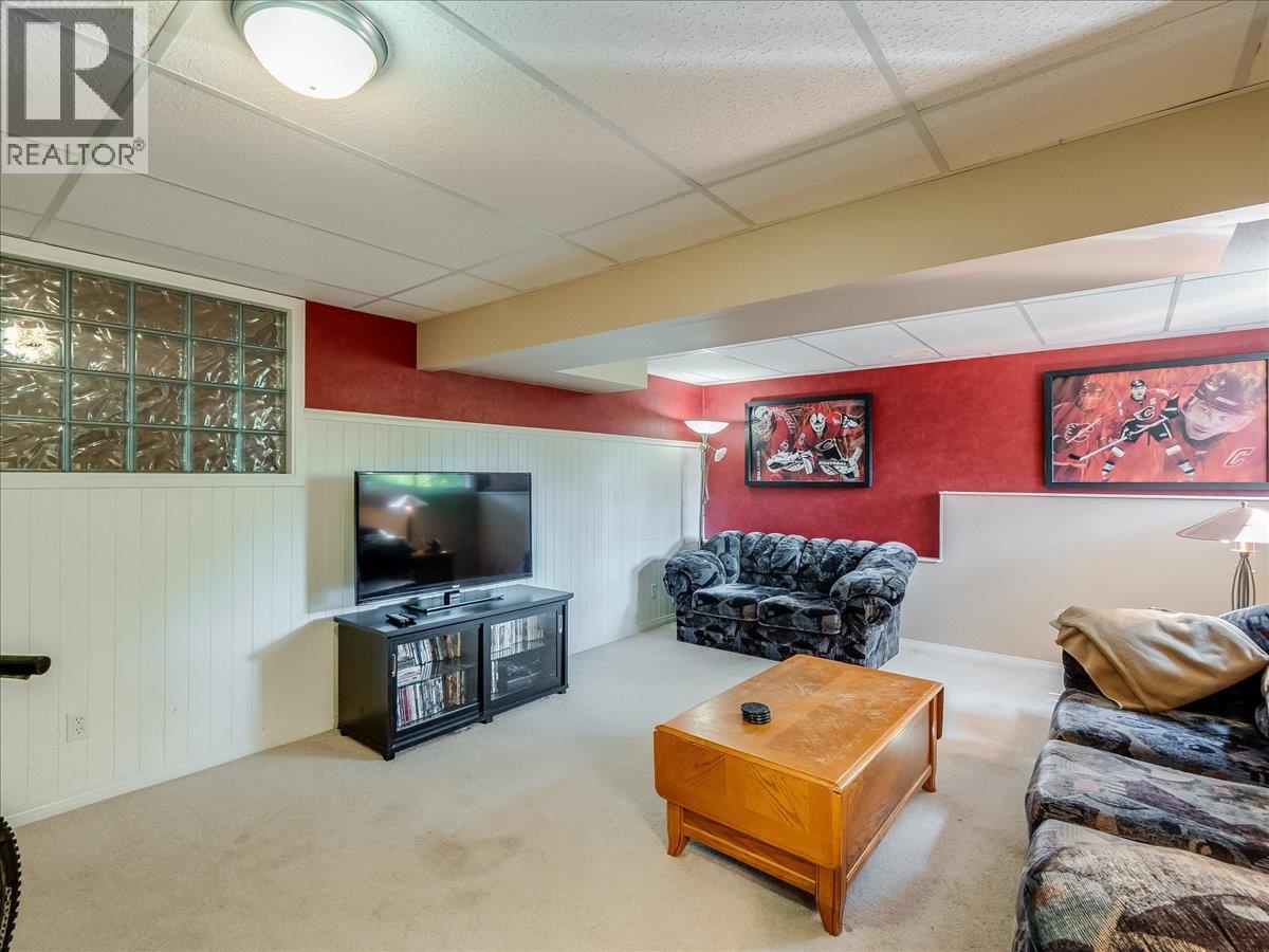 3617 14th Avenue, Castlegar, British Columbia  V1N 4J2 - Photo 42 - 10398027