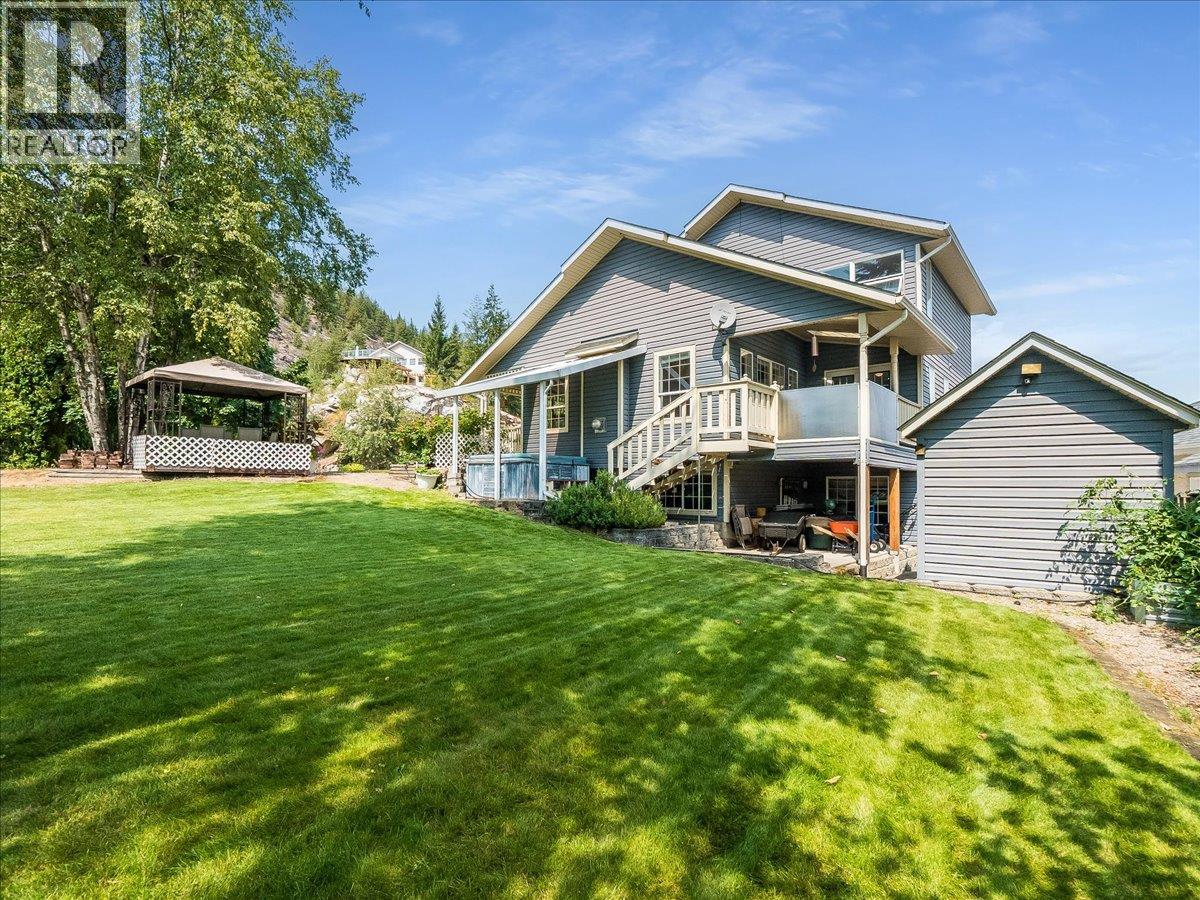 3617 14th Avenue, Castlegar, British Columbia  V1N 4J2 - Photo 72 - 10398027