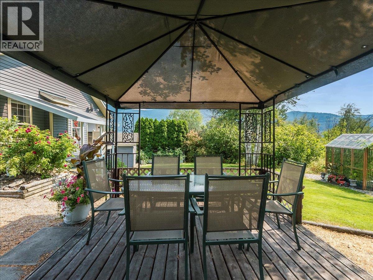 3617 14th Avenue, Castlegar, British Columbia  V1N 4J2 - Photo 76 - 10398027