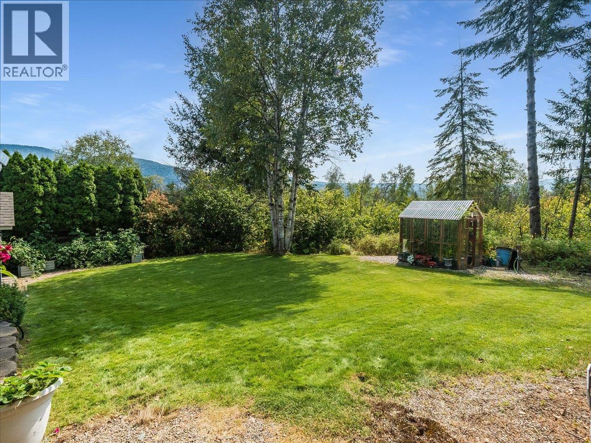 3617 14th Avenue, Castlegar, British Columbia  V1N 4J2 - Photo 79 - 10398027
