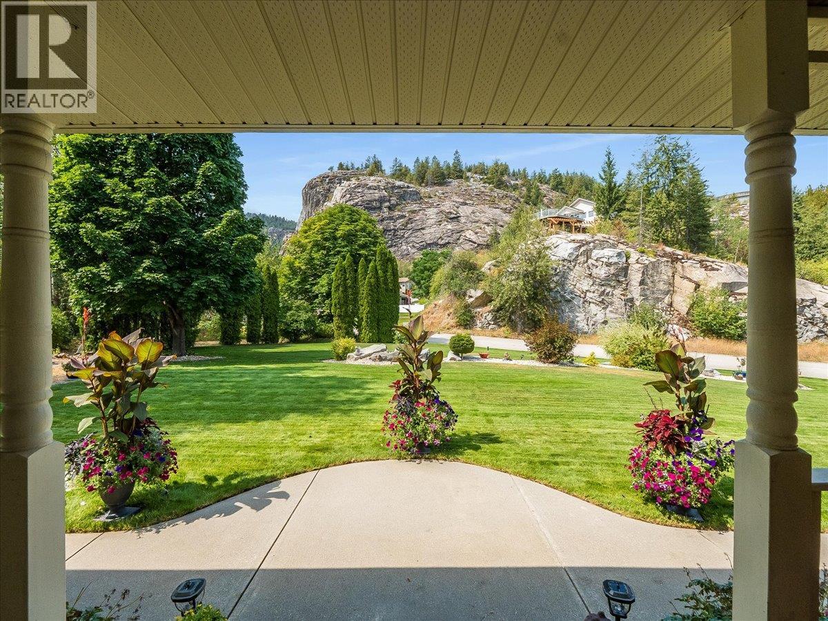 3617 14th Avenue, Castlegar, British Columbia  V1N 4J2 - Photo 88 - 10398027