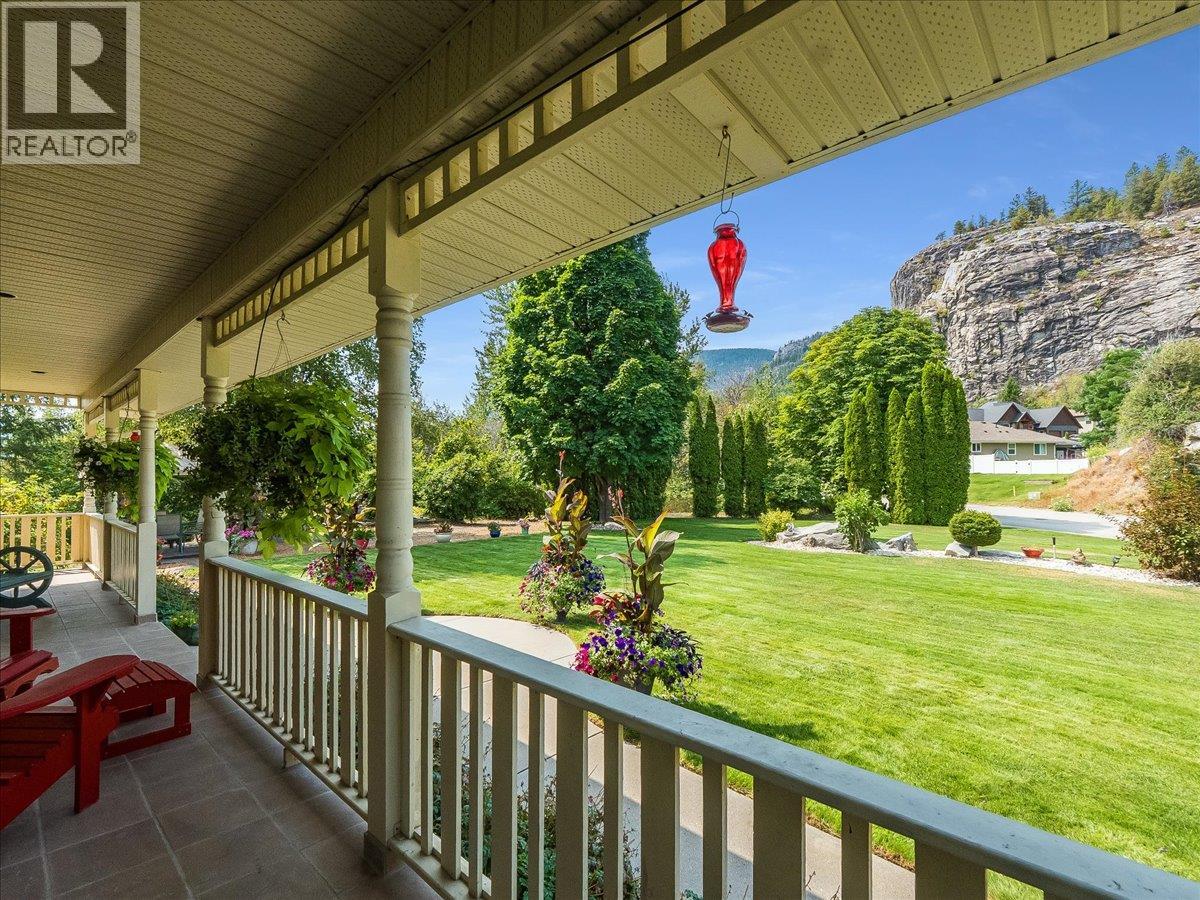3617 14th Avenue, Castlegar, British Columbia  V1N 4J2 - Photo 89 - 10398027
