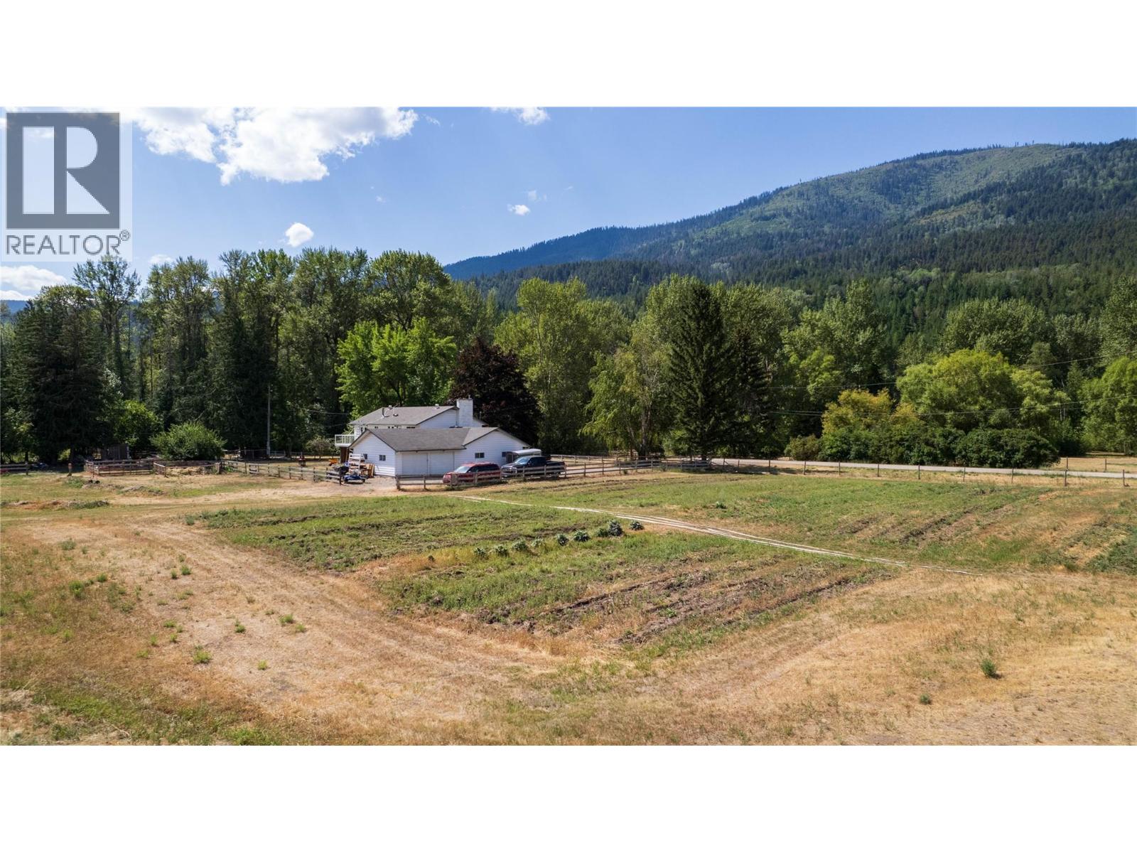 3545 Shaw Road, Falkland, British Columbia  V0E 1W1 - Photo 11 - 10397883