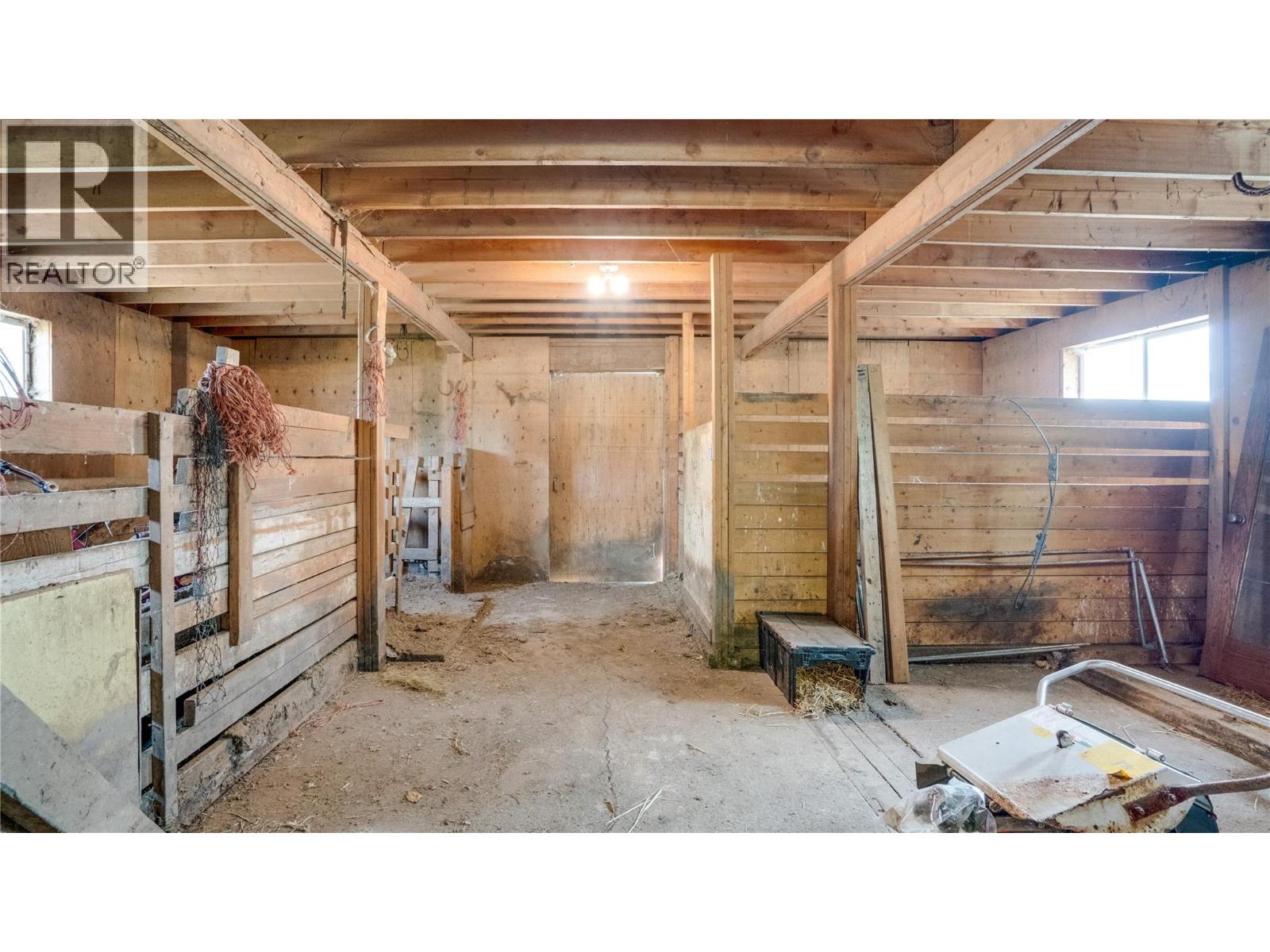 3545 Shaw Road, Falkland, British Columbia  V0E 1W1 - Photo 85 - 10397883