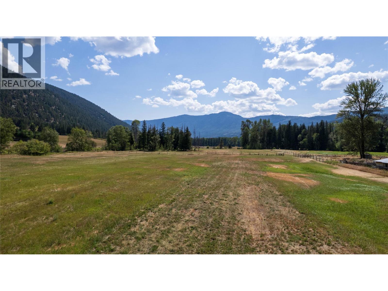 3545 Shaw Road, Falkland, British Columbia  V0E 1W1 - Photo 9 - 10397883