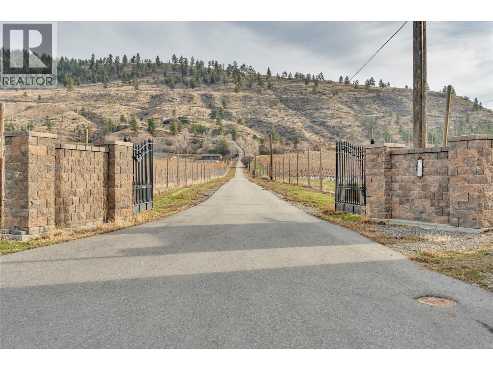 760 Hudson Street, Penticton, British Columbia  V2A 8S9 - Photo 2 - 10398096