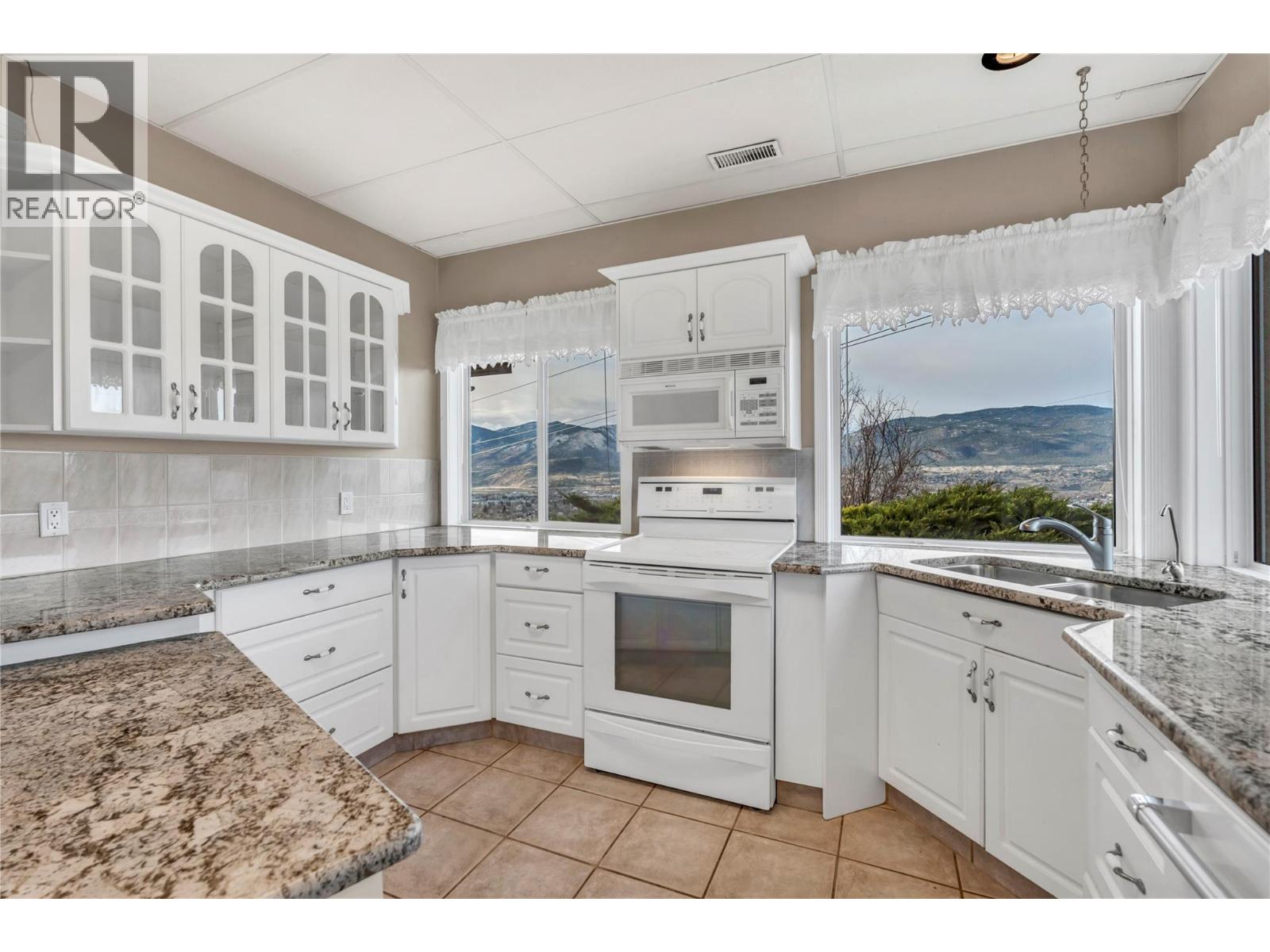 760 Hudson Street, Penticton, British Columbia  V2A 8S9 - Photo 7 - 10398096