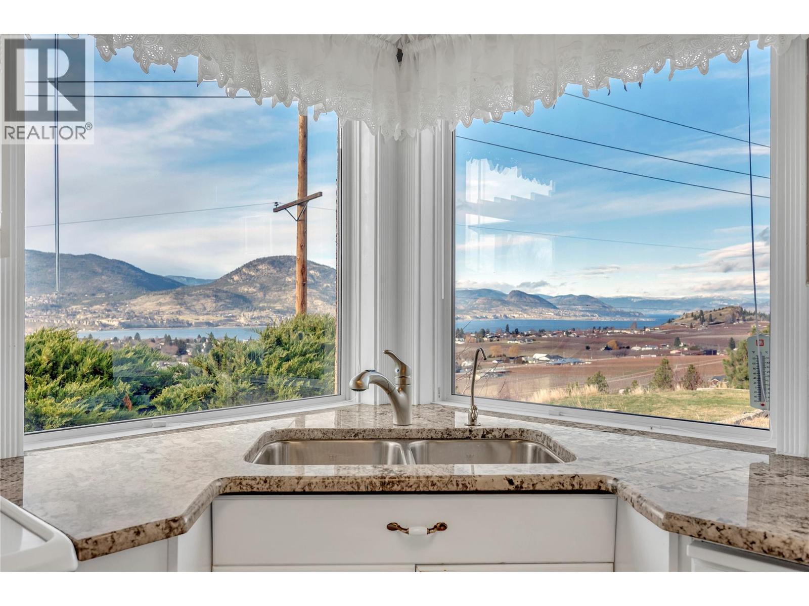 760 Hudson Street, Penticton, British Columbia  V2A 8S9 - Photo 9 - 10398096