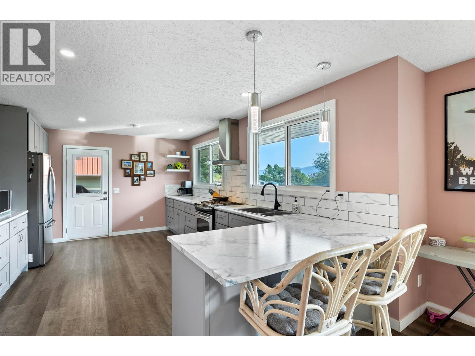 4326 Karindale Road, Kamloops, British Columbia  V2B 8N1 - Photo 7 - 10396894