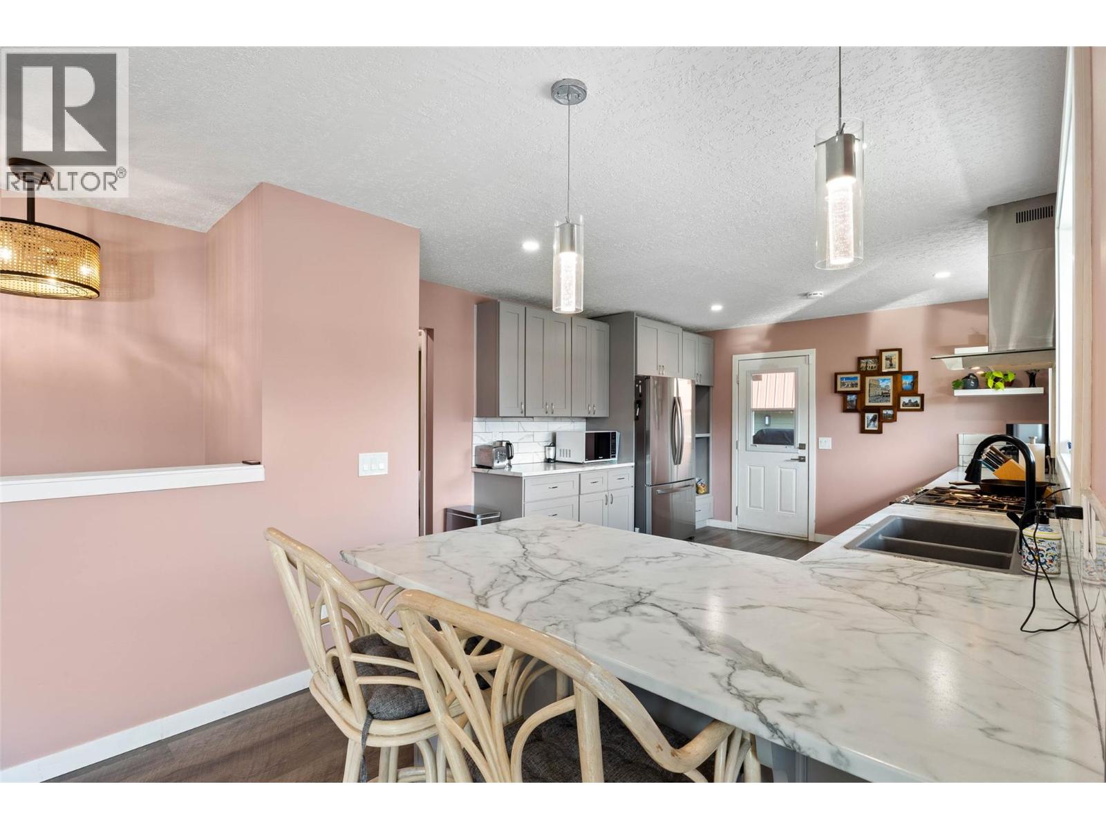 4326 Karindale Road, Kamloops, British Columbia  V2B 8N1 - Photo 8 - 10396894