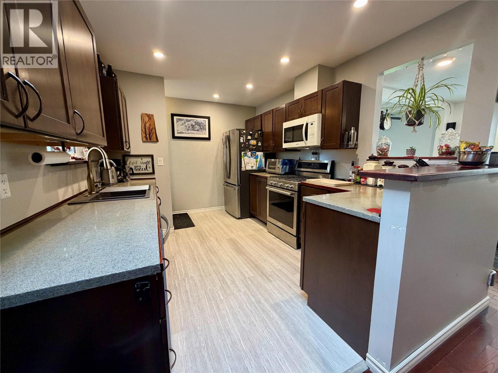 103 Edgewood Drive, Princeton, British Columbia  V0X 1W0 - Photo 4 - 10398077