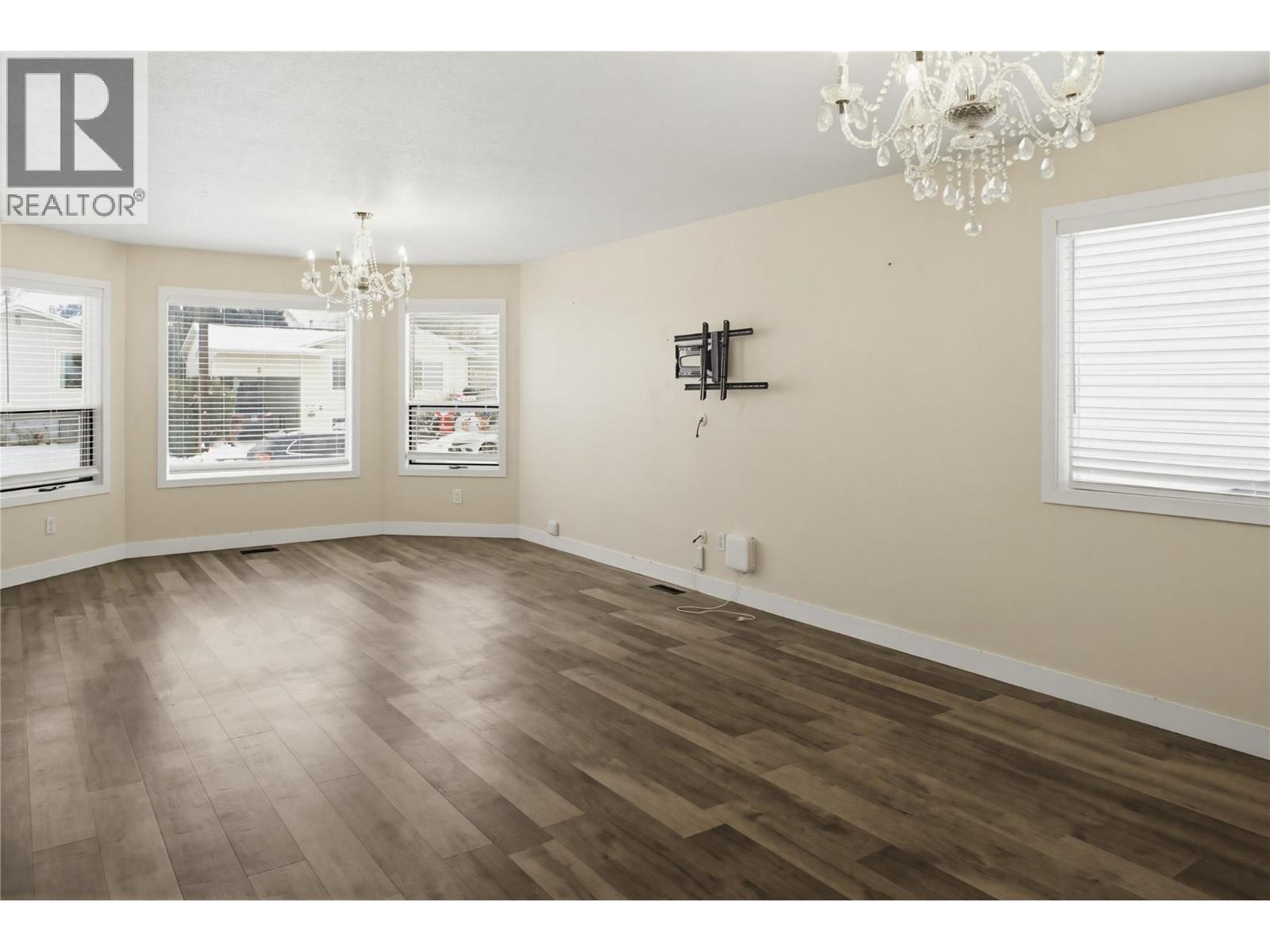 1133 13th Street, Kamloops, British Columbia  V2B 8K4 - Photo 5 - 10398098