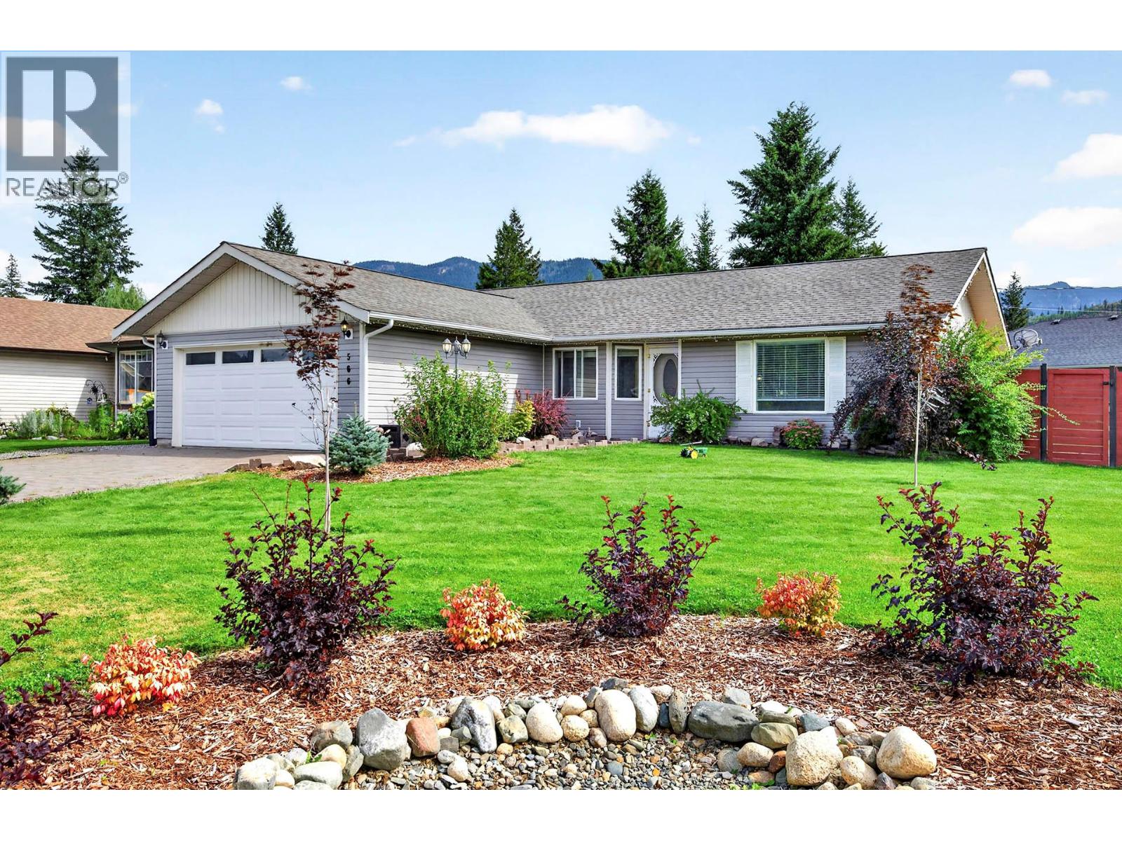 566 Mclean Road, Barriere, British Columbia  V0E 1E0 - Photo 2 - 10397580