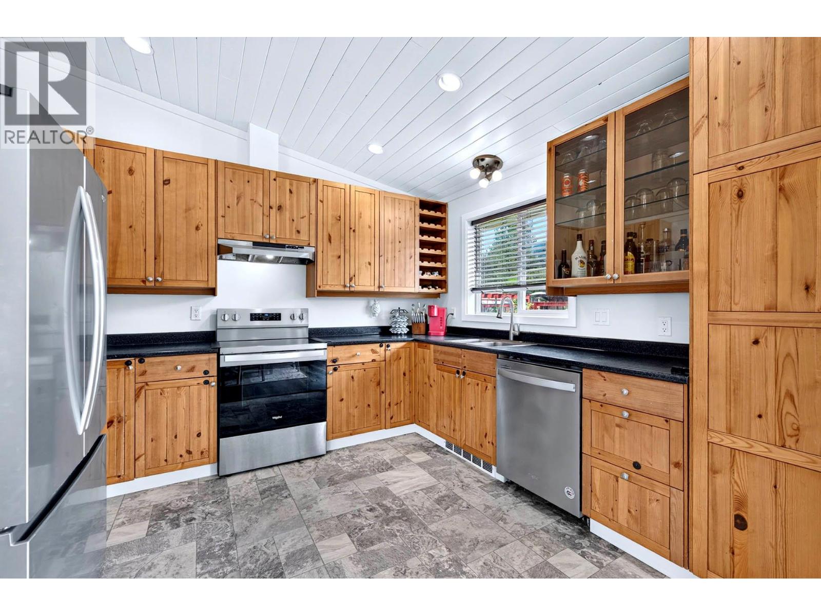 566 Mclean Road, Barriere, British Columbia  V0E 1E0 - Photo 6 - 10397580