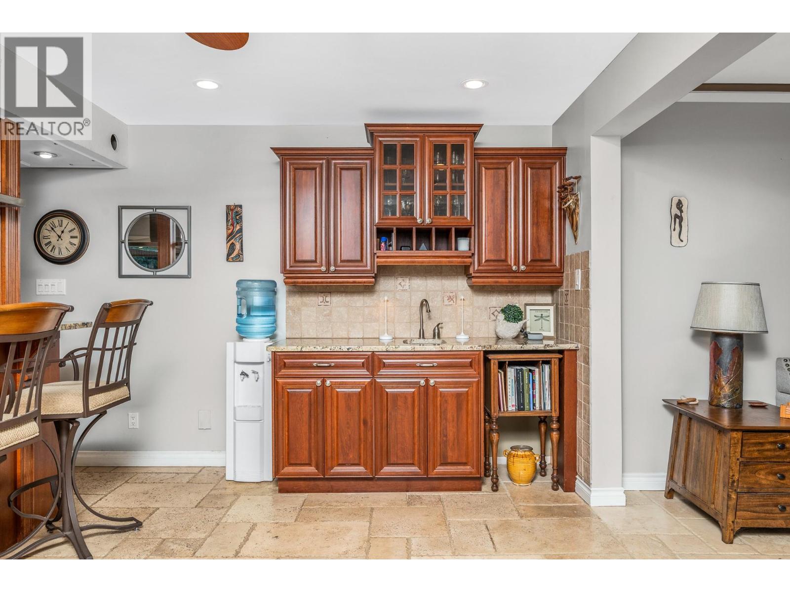 3221 Crosby Road, Vernon, British Columbia  V1T 4Z7 - Photo 16 - 10398109