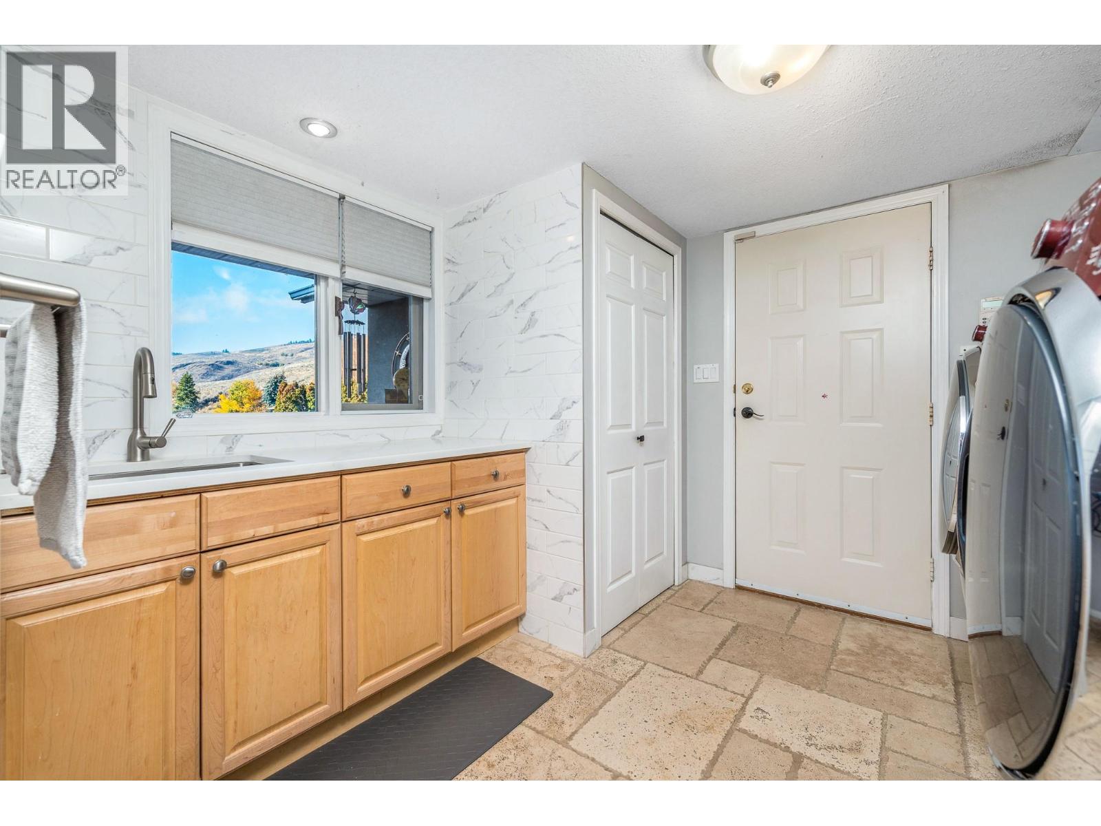 3221 Crosby Road, Vernon, British Columbia  V1T 4Z7 - Photo 19 - 10398109