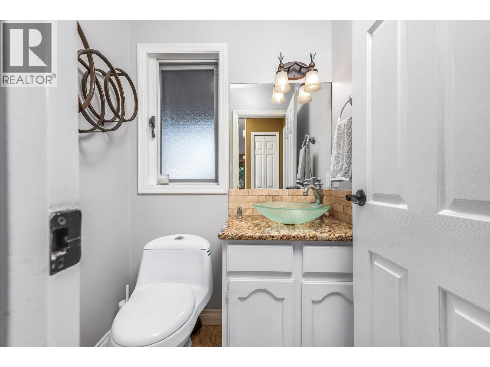 3221 Crosby Road, Vernon, British Columbia  V1T 4Z7 - Photo 21 - 10398109