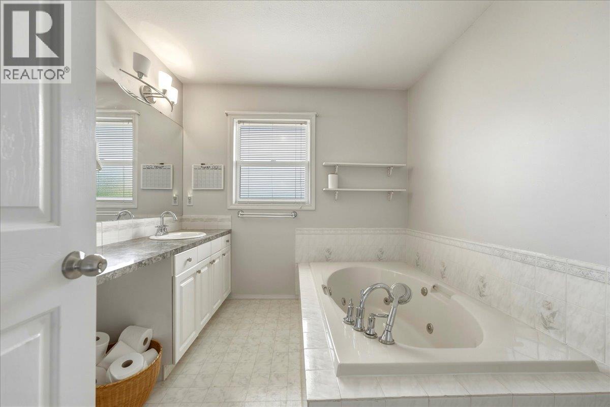 2225 Teal Place, Vernon, British Columbia  V1H 1R1 - Photo 21 - 10397864